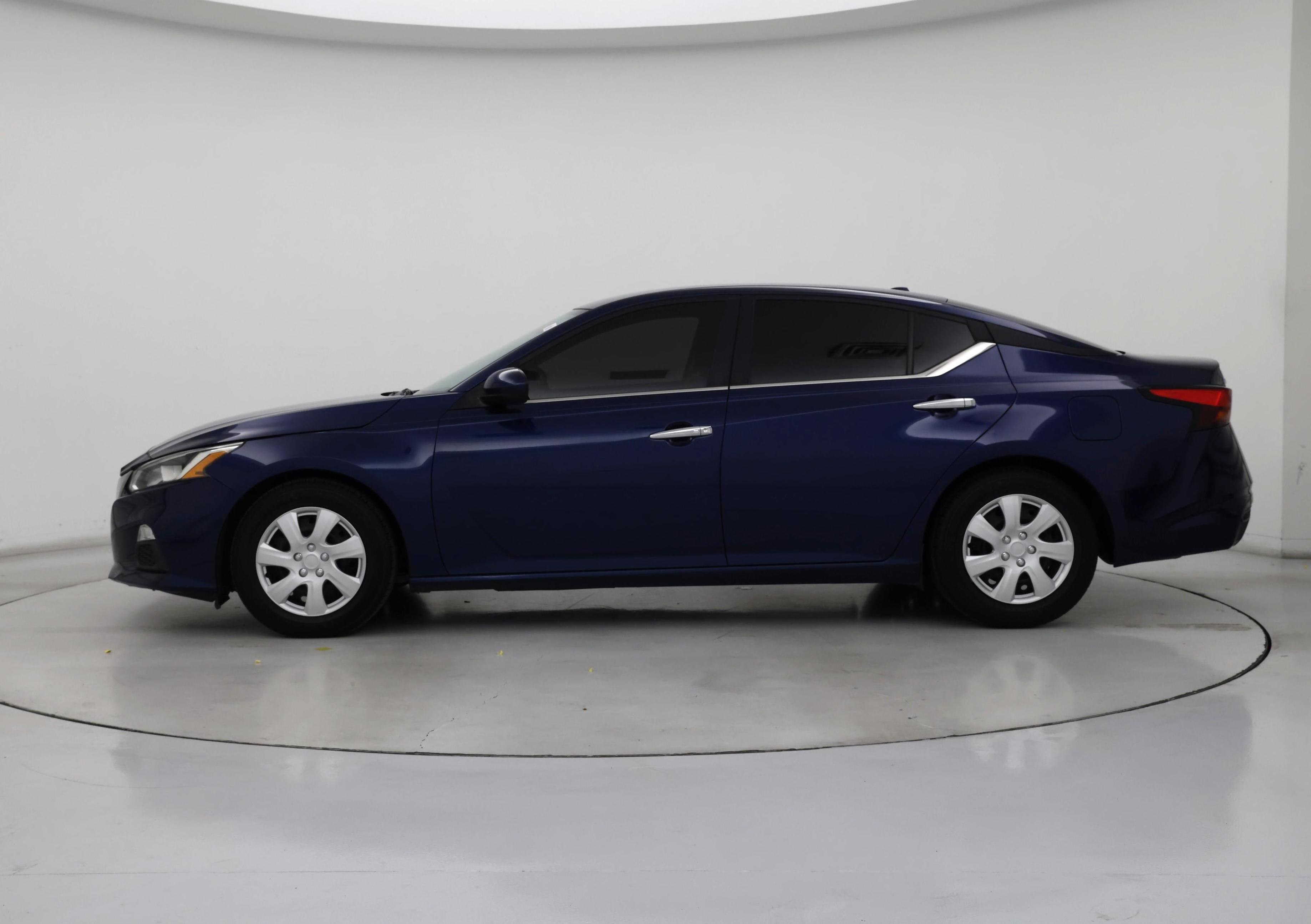 Thumbnail: 2019 Nissan Altima - 3