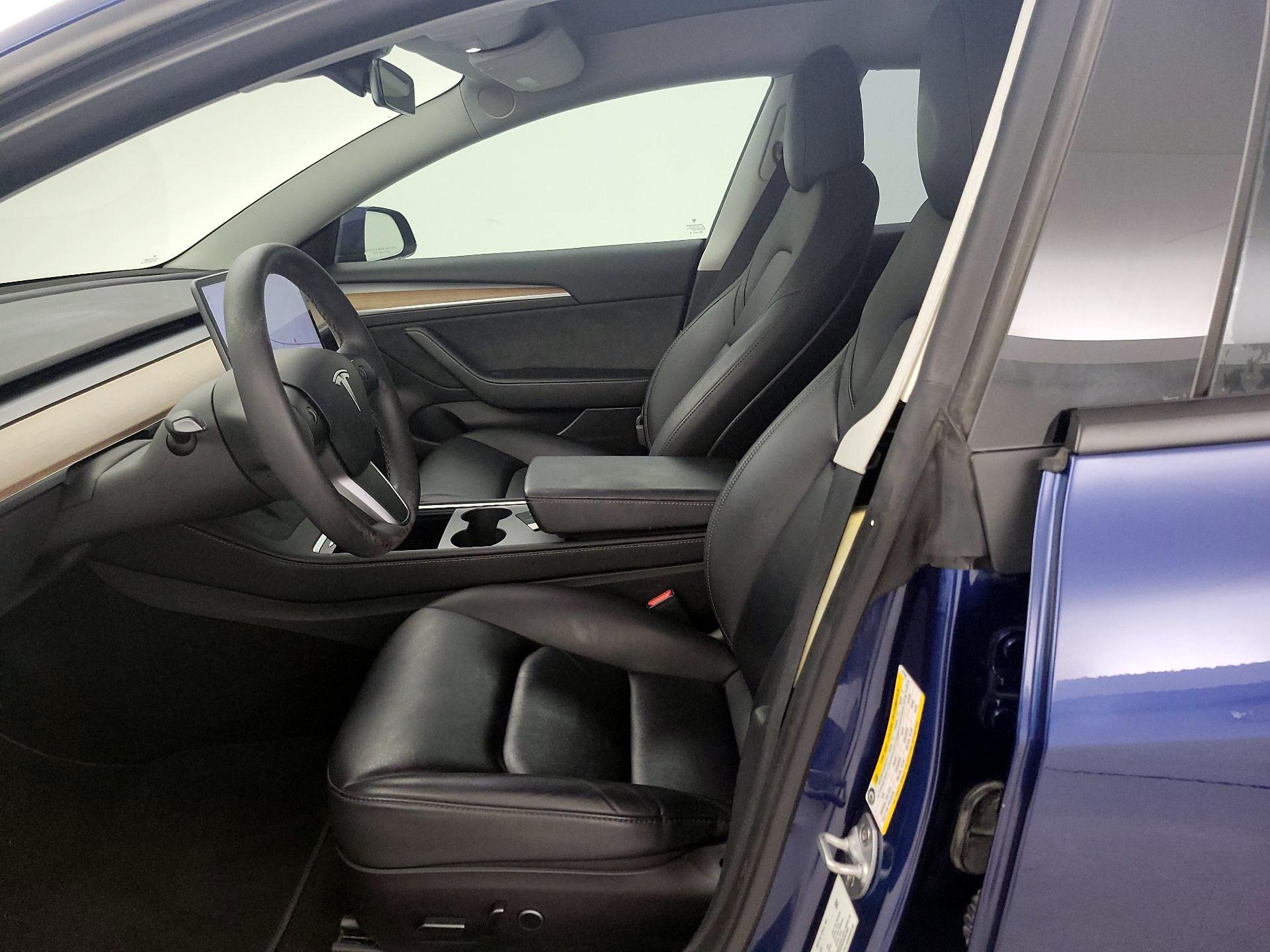 Thumbnail: 2023 Tesla Model 3 - 11