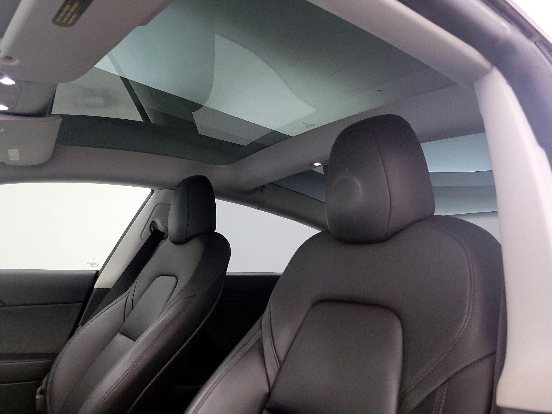 Thumbnail: 2023 Tesla Model 3 - 19