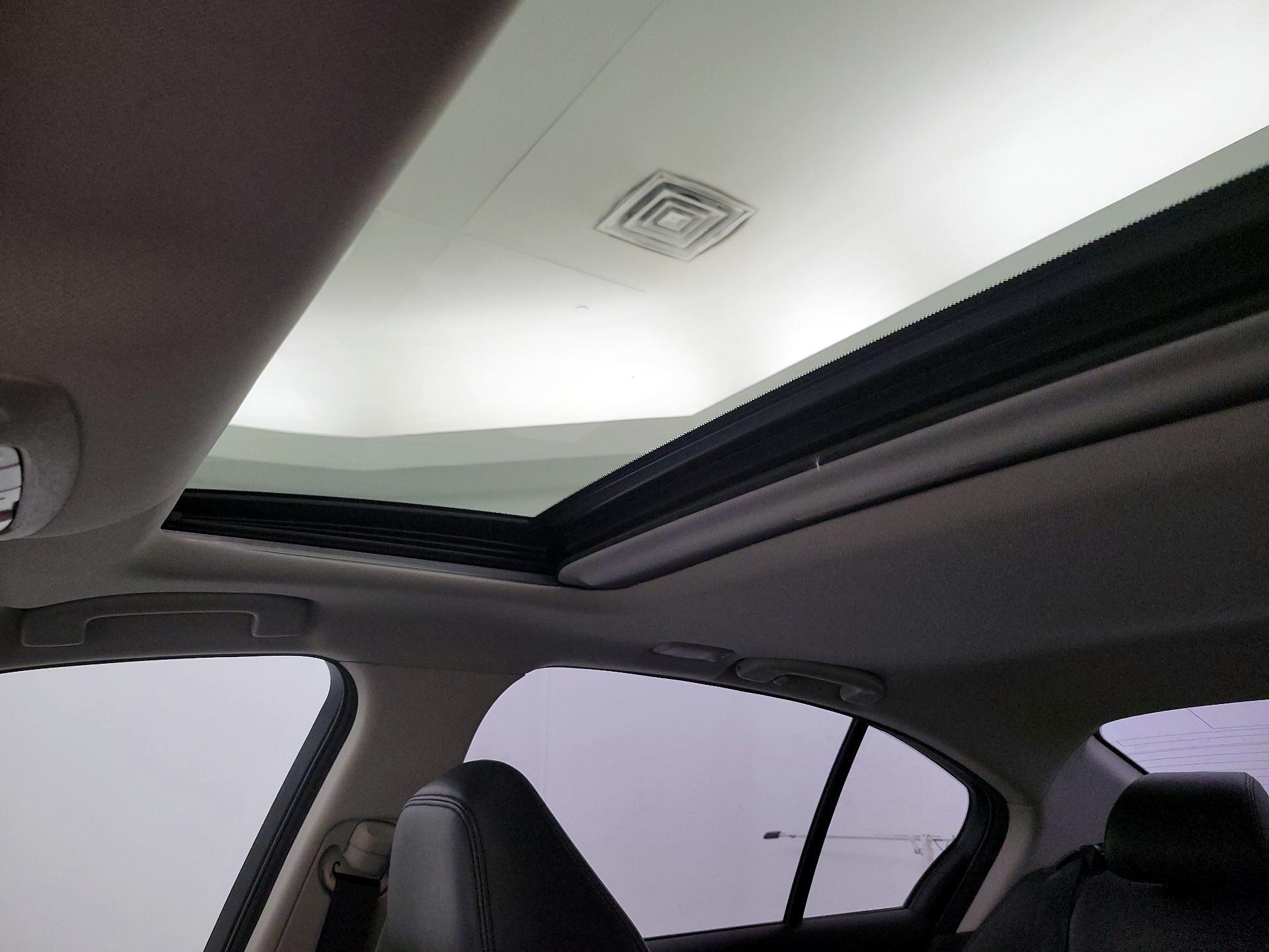 Thumbnail: 2017 INFINITI Q50 - 19