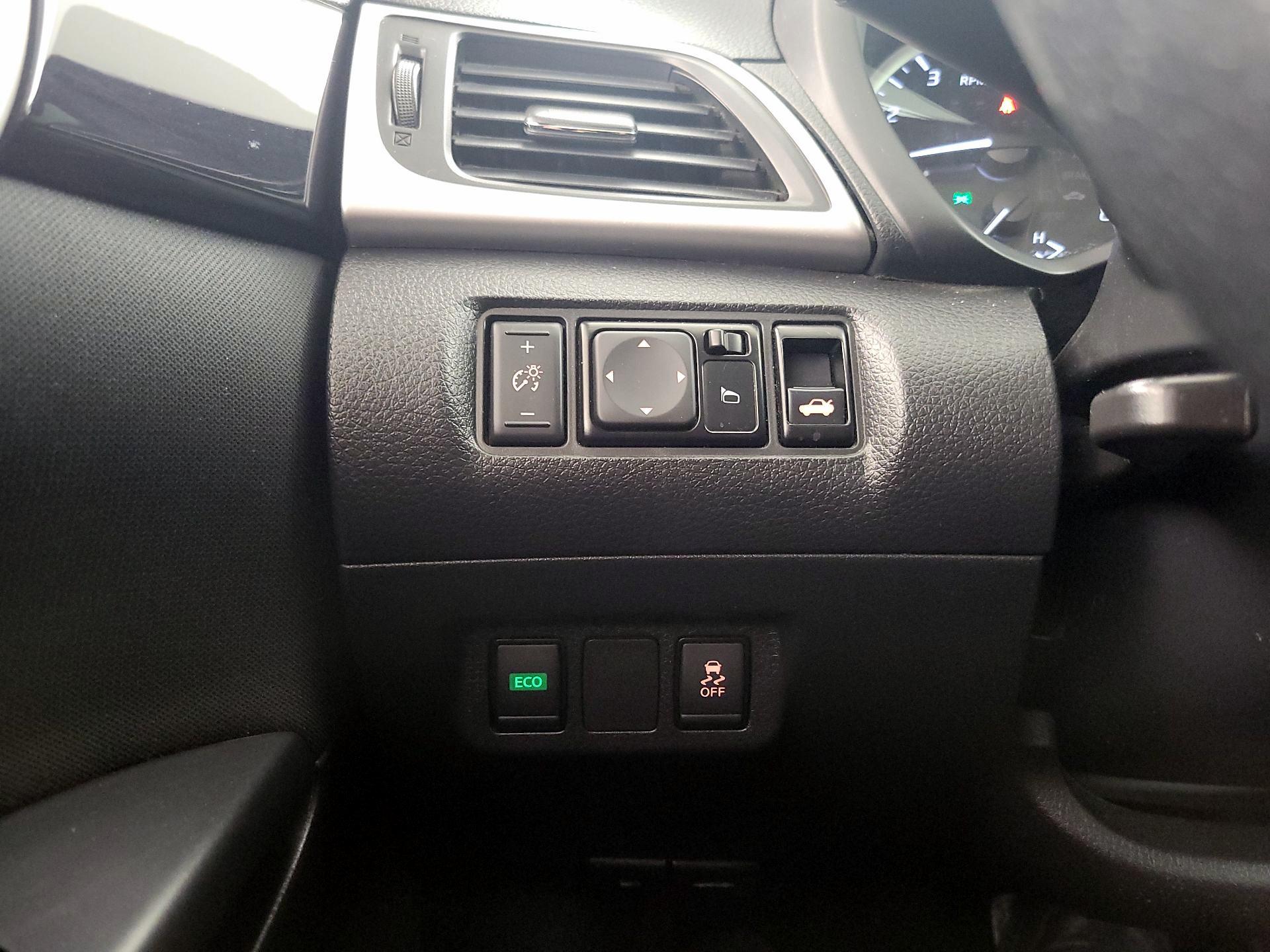 Thumbnail: 2019 Nissan Sentra - 13