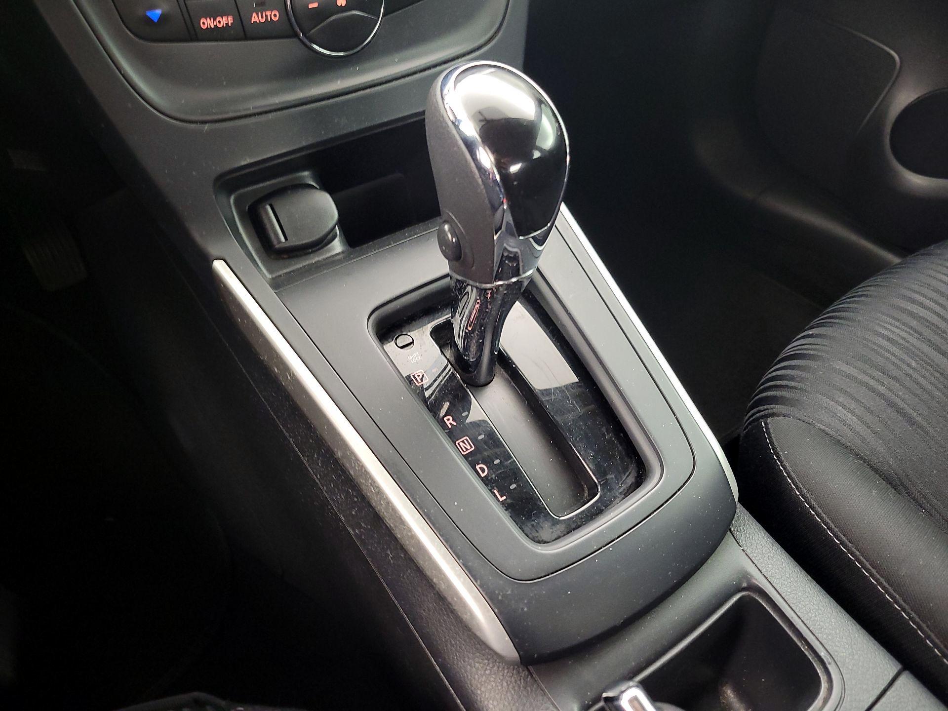 Thumbnail: 2019 Nissan Sentra - 17