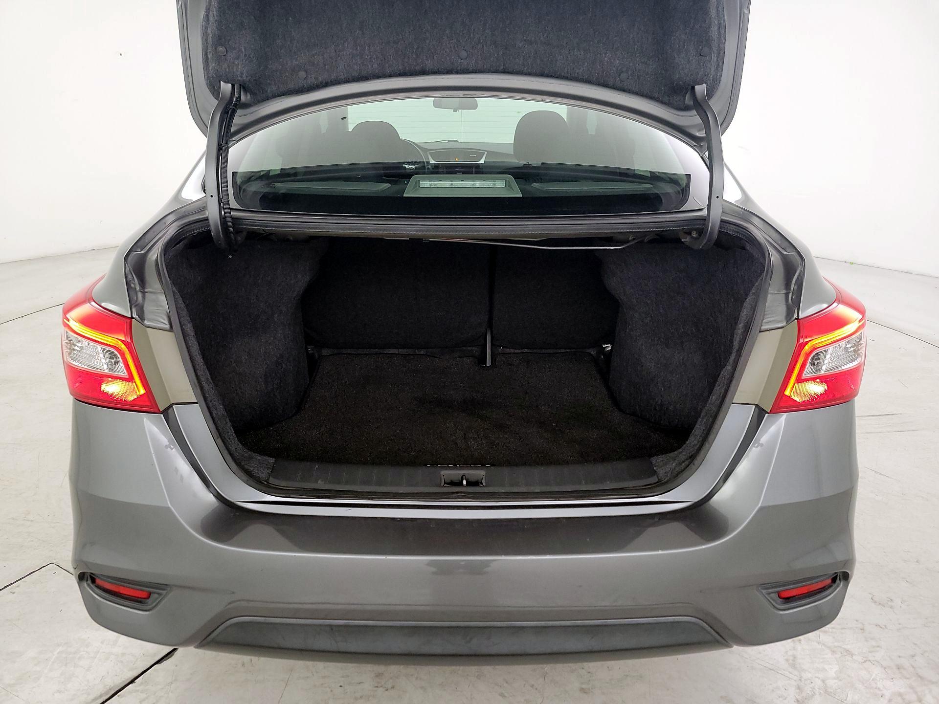 Thumbnail: 2019 Nissan Sentra - 19