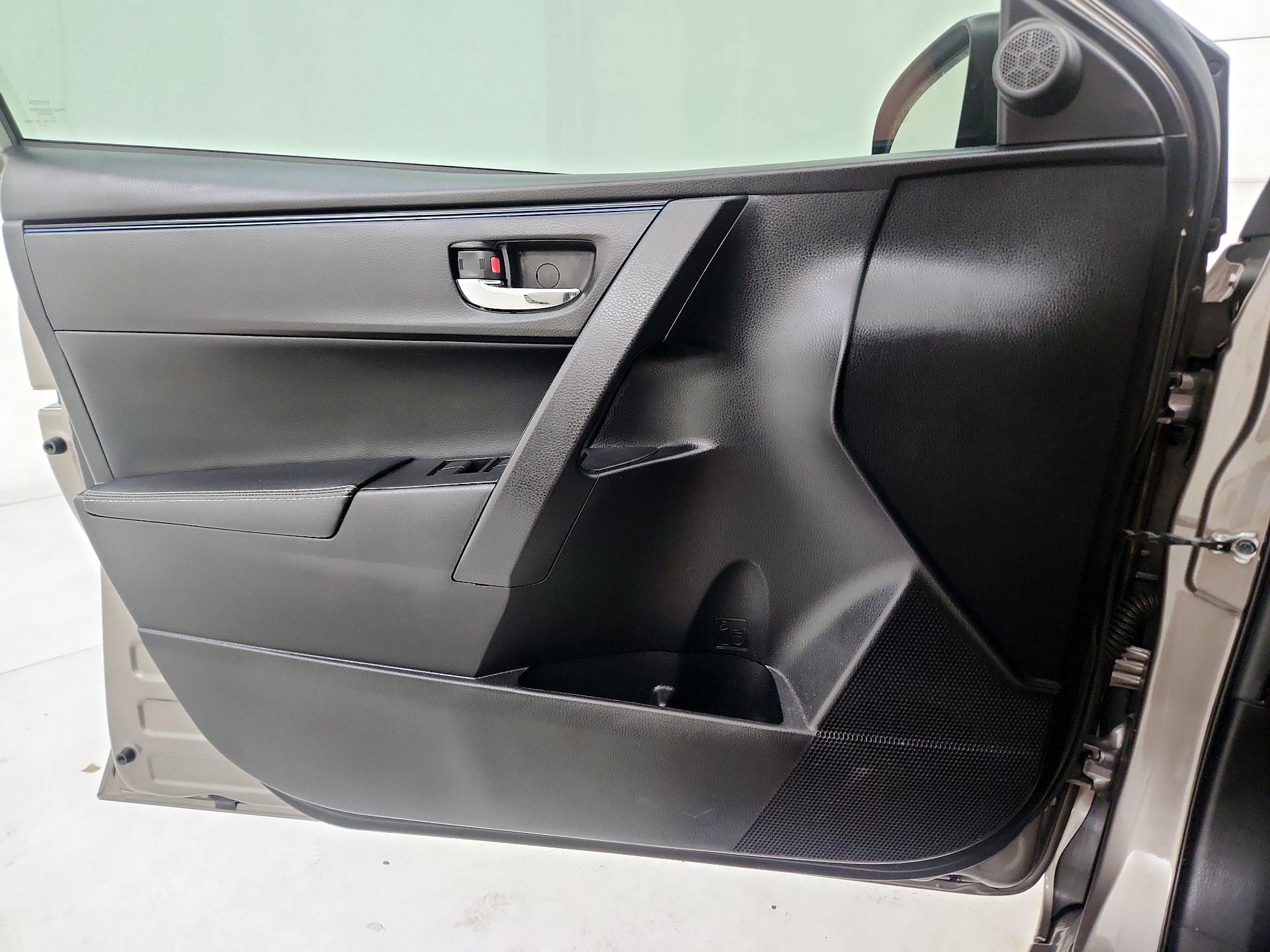 Thumbnail: 2018 Toyota Corolla - 12