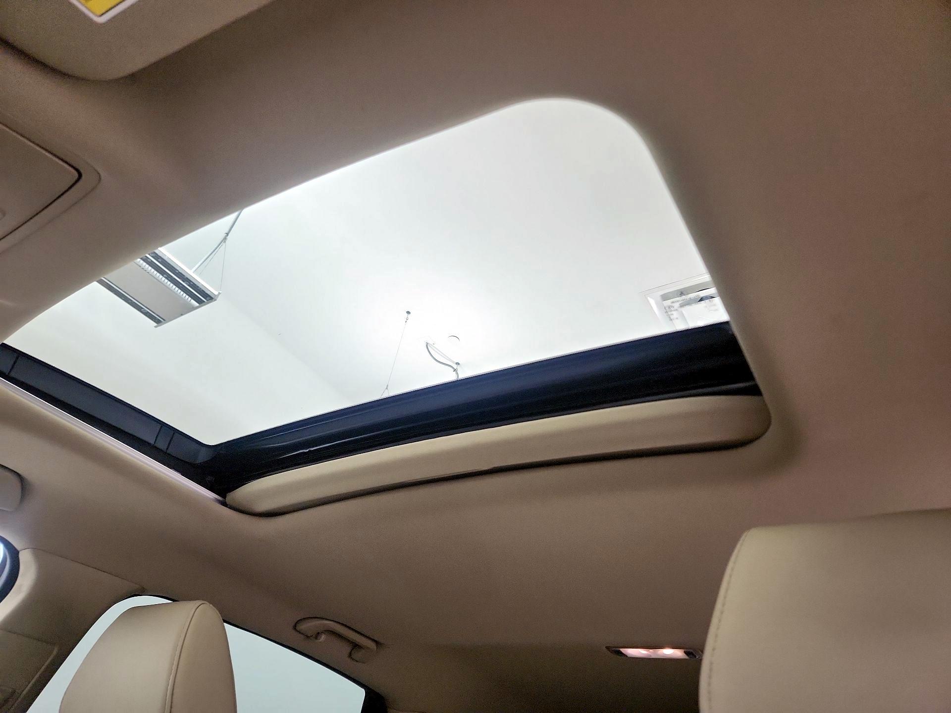 Thumbnail: 2019 Acura MDX - 18