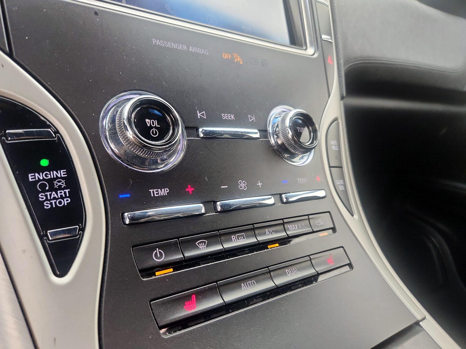 Thumbnail: 2020 Lincoln Nautilus - 17