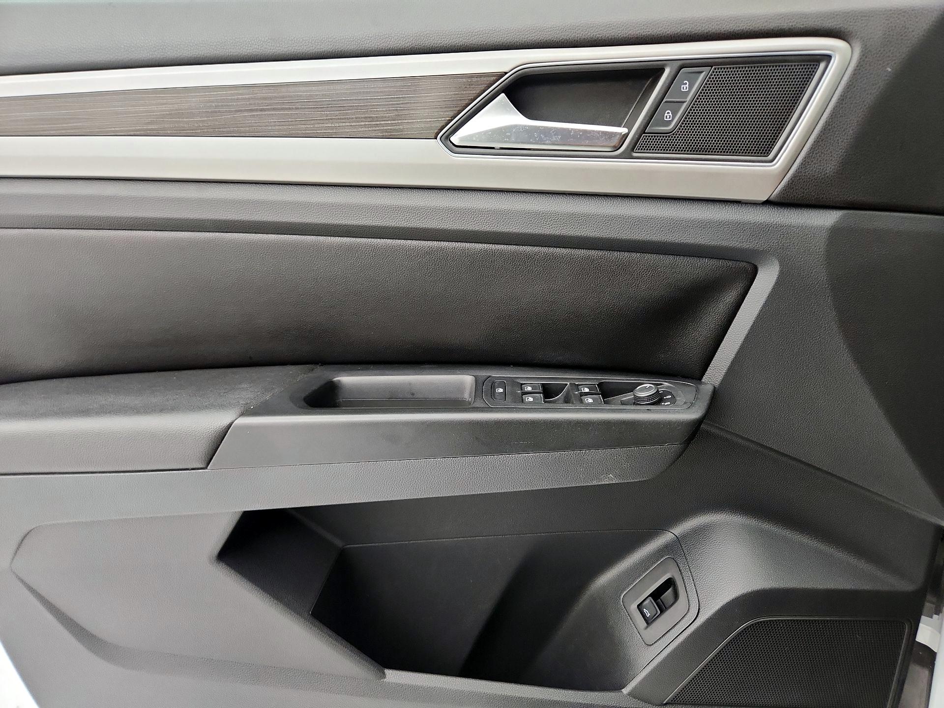 Thumbnail: 2018 Volkswagen Atlas - 12