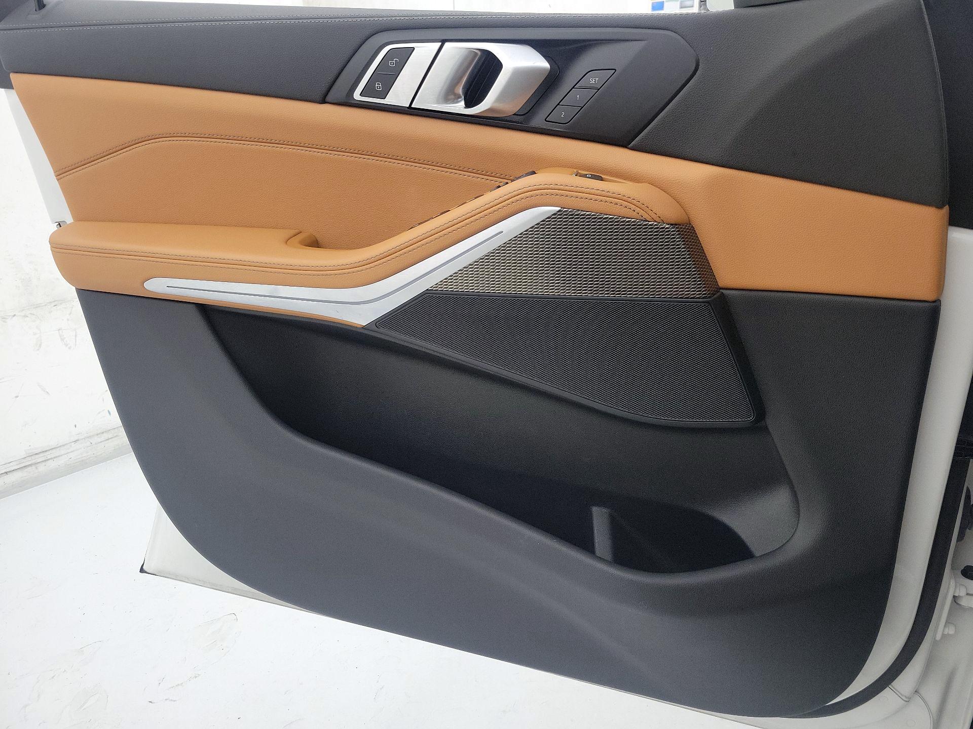 Thumbnail: 2022 BMW X5 - 12