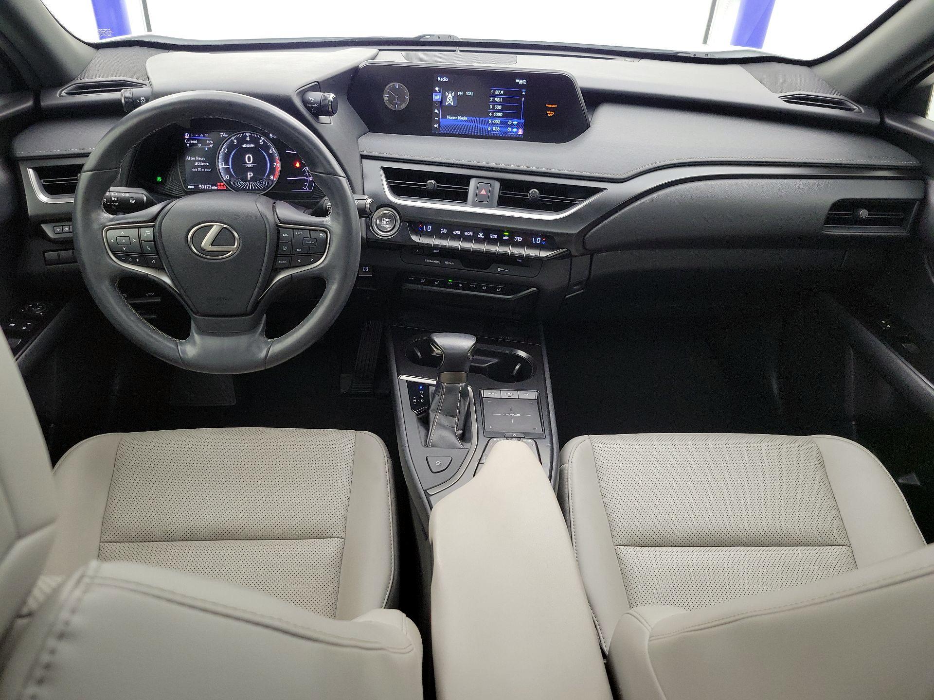 Thumbnail: 2020 Lexus UX - 9