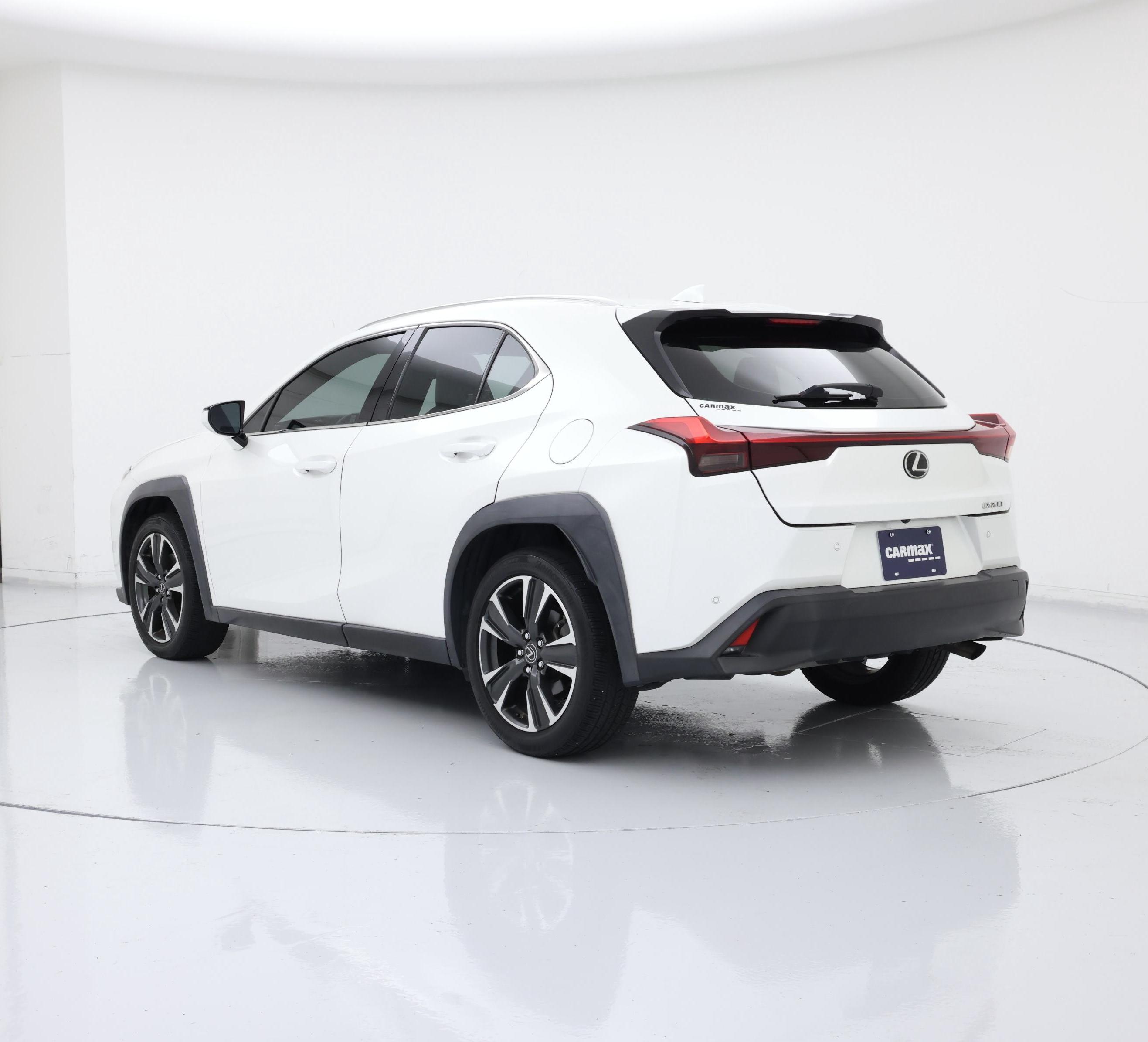 Thumbnail: 2020 Lexus UX - 2
