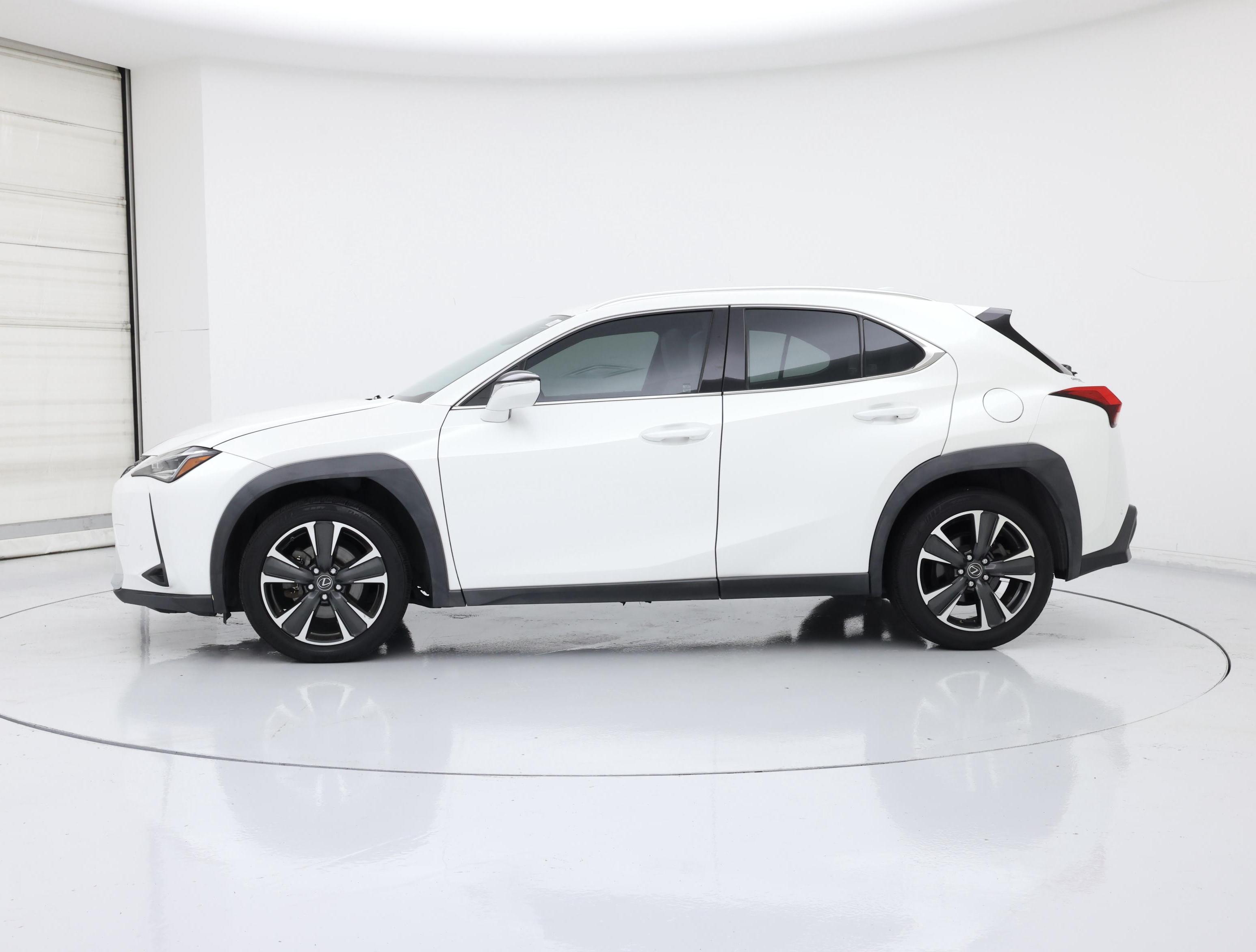 Thumbnail: 2020 Lexus UX - 3