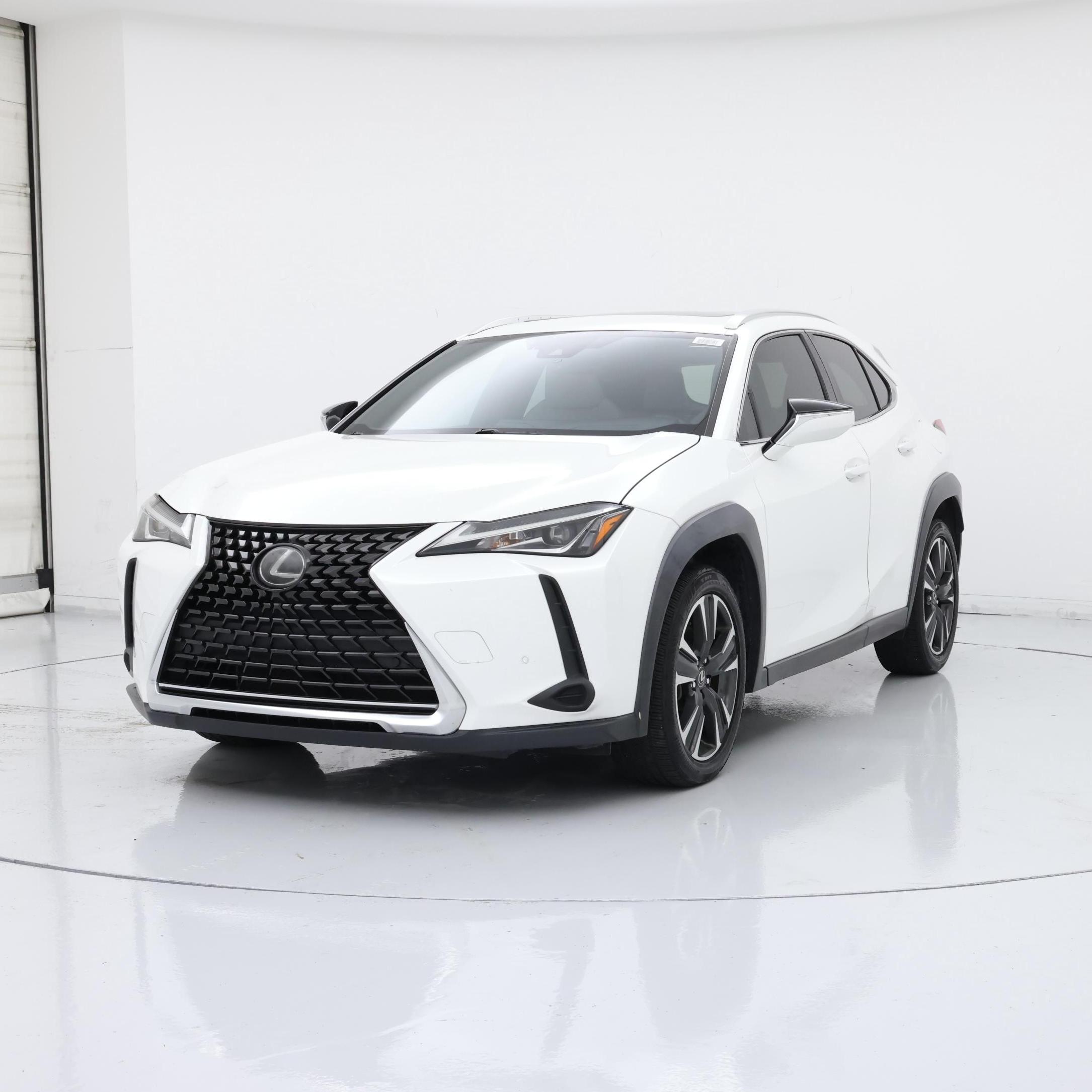Thumbnail: 2020 Lexus UX - 4