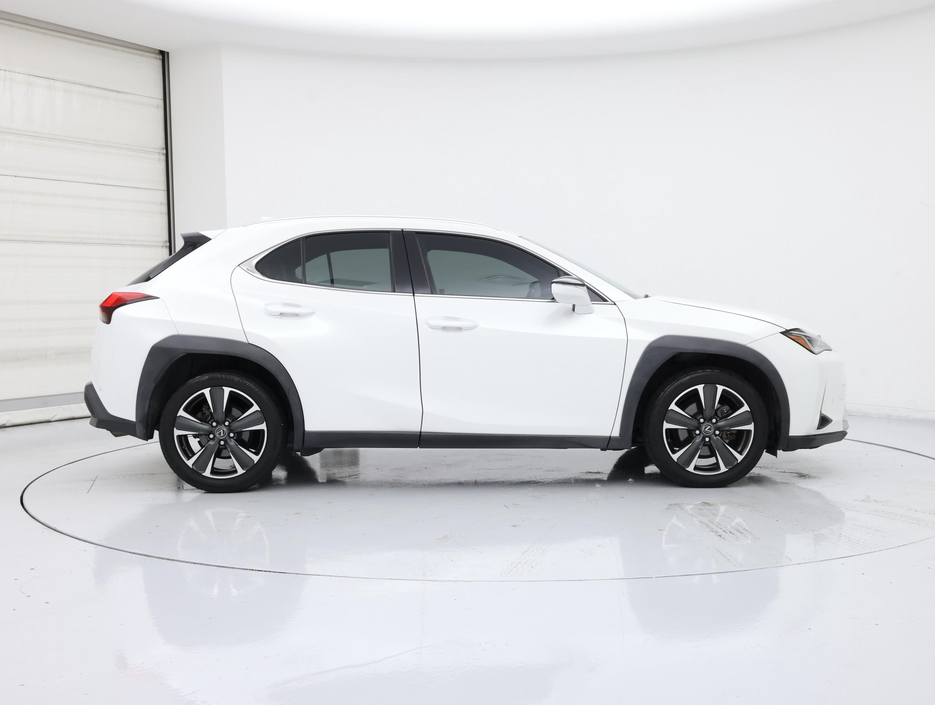 Thumbnail: 2020 Lexus UX - 7