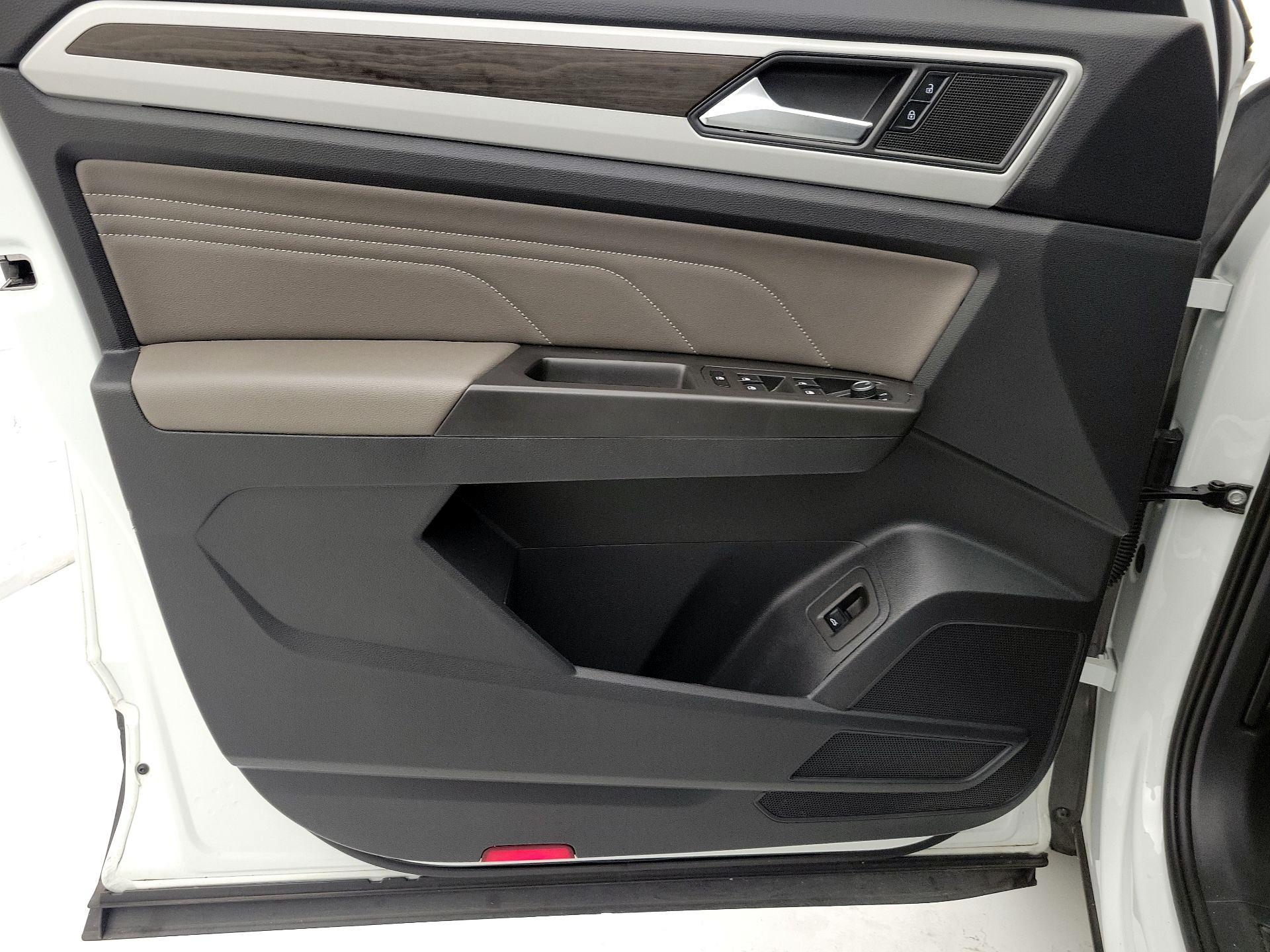 Thumbnail: 2023 Volkswagen Atlas - 12