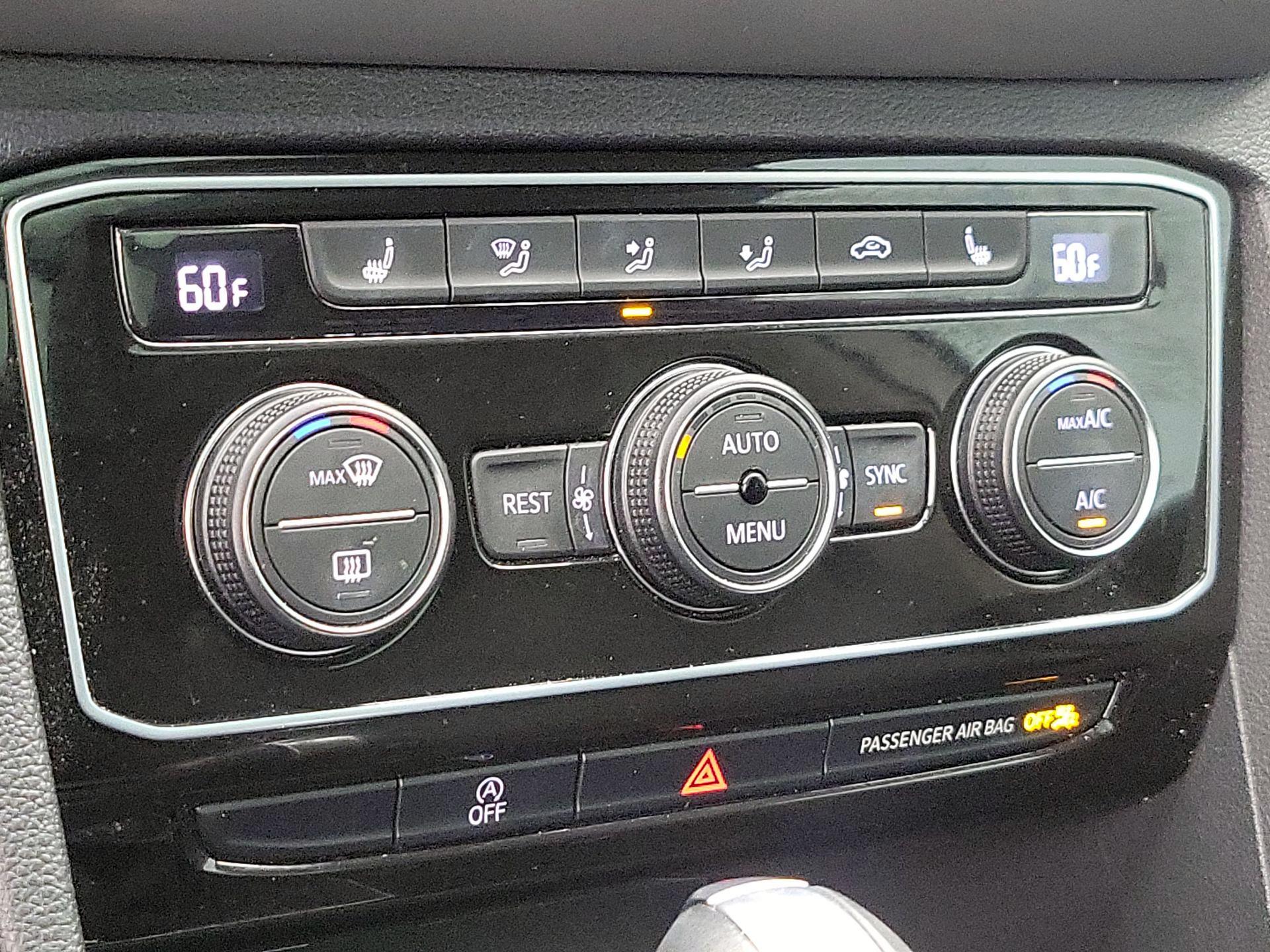 Thumbnail: 2023 Volkswagen Atlas - 16