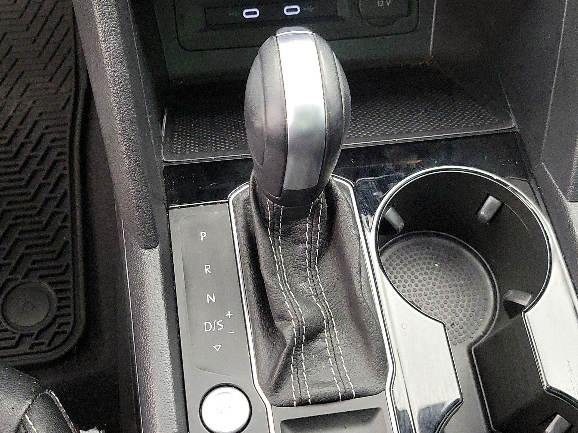 Thumbnail: 2023 Volkswagen Atlas - 17