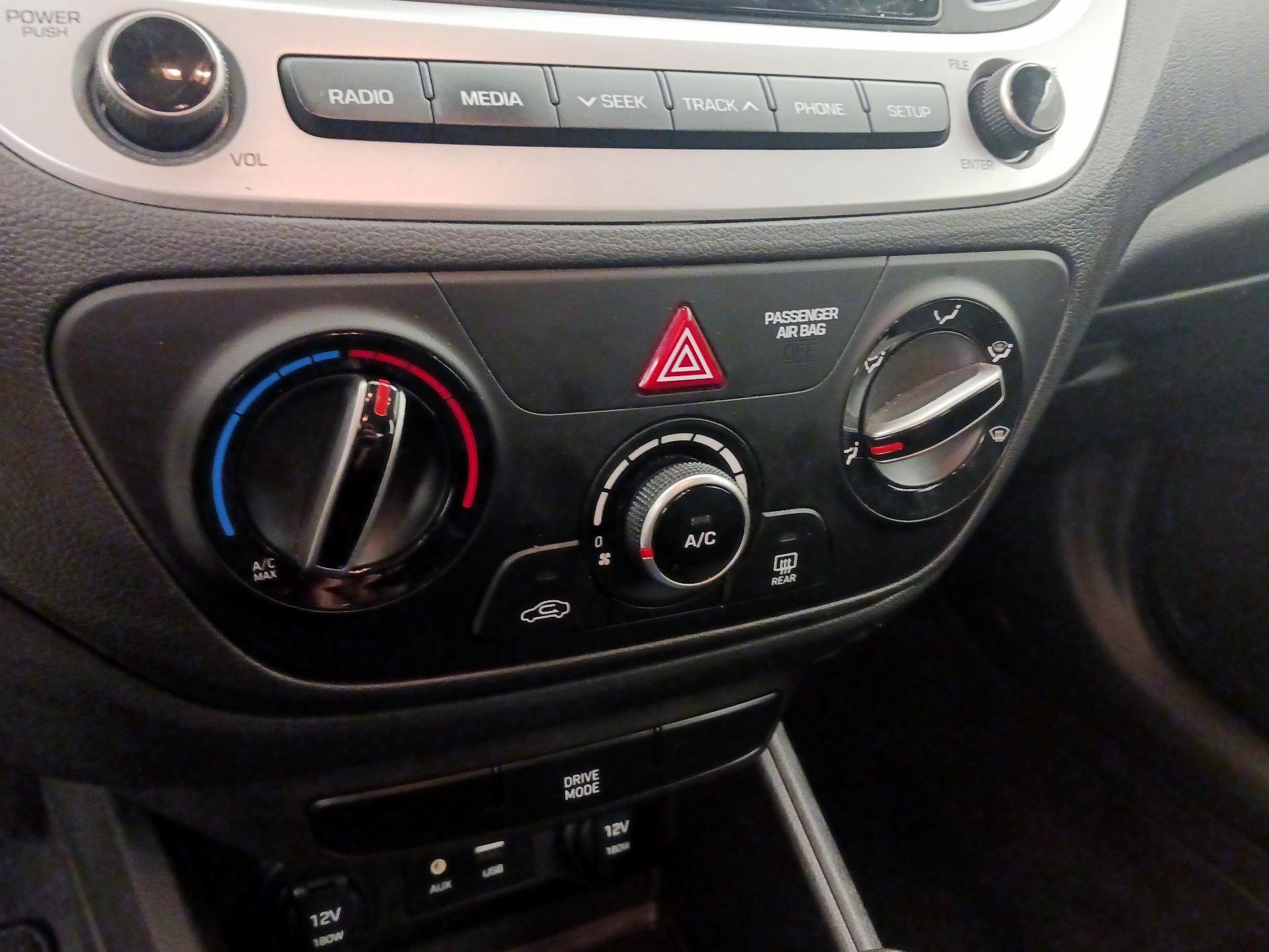 Thumbnail: 2022 Hyundai Accent - 16