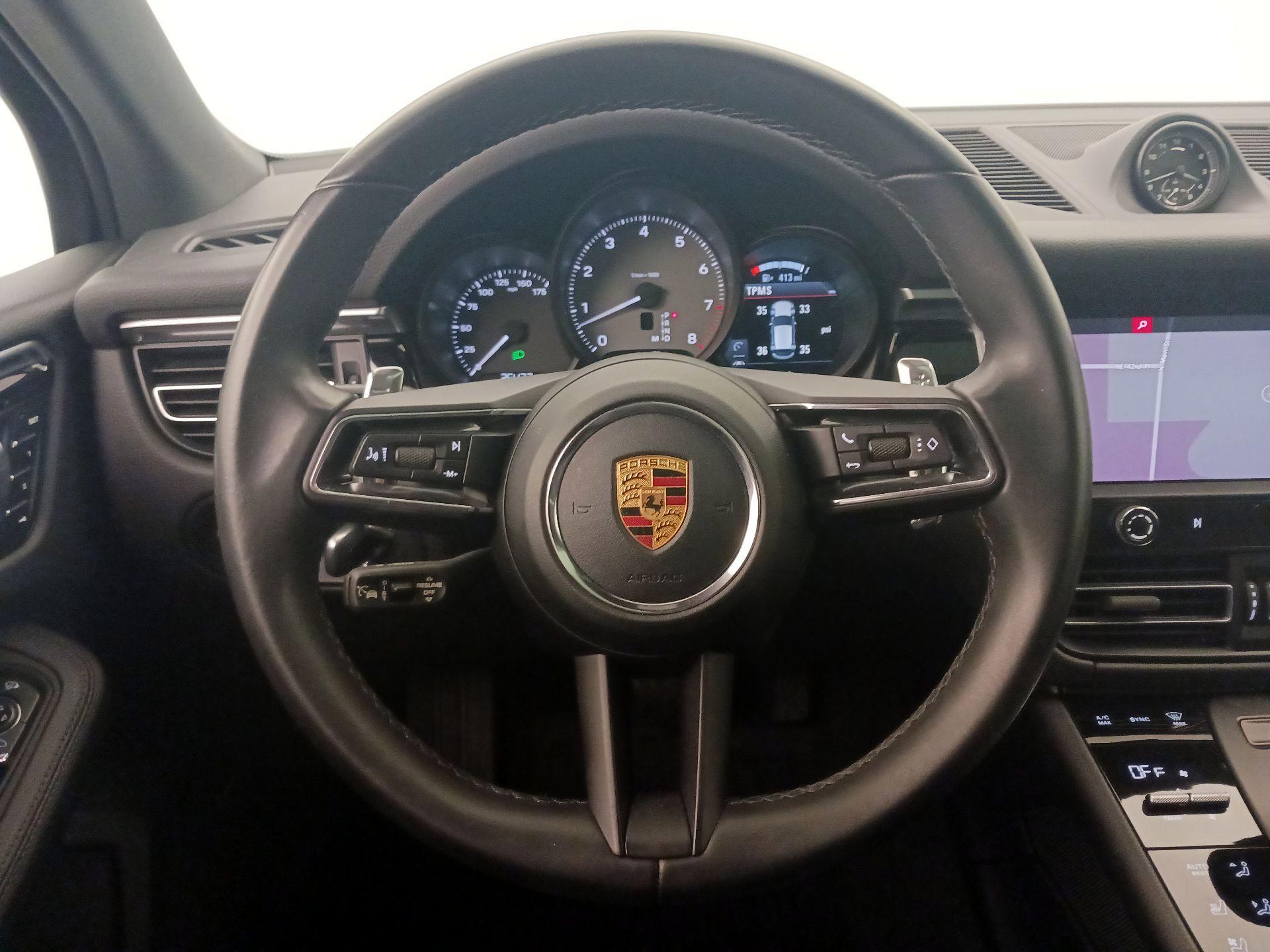 Thumbnail: 2022 Porsche Macan - 10