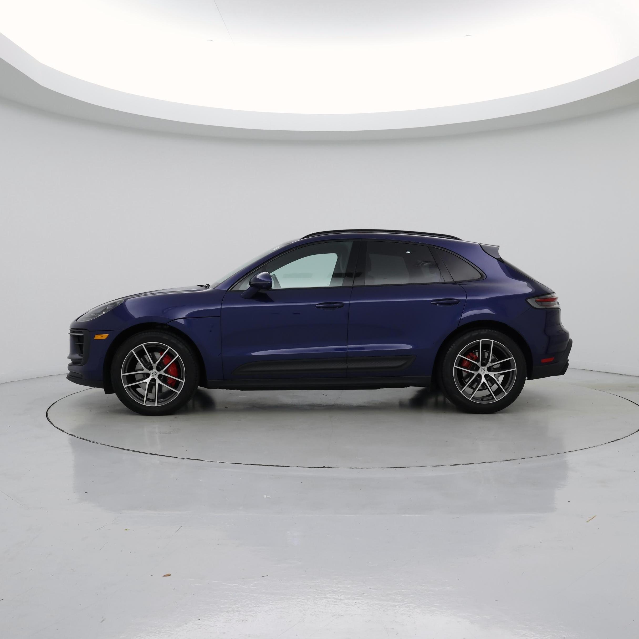 Thumbnail: 2022 Porsche Macan - 3