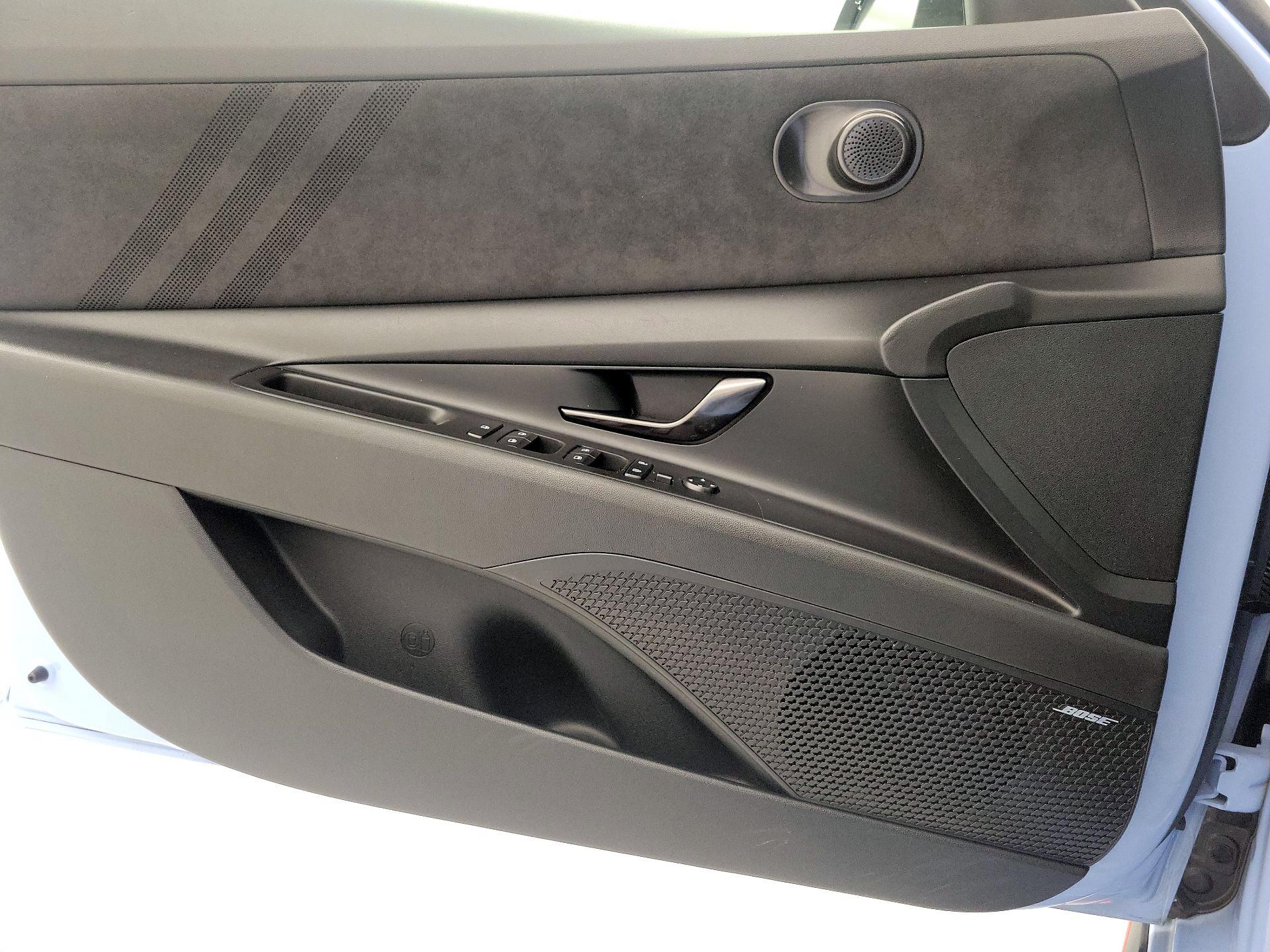 Thumbnail: 2022 Hyundai Elantra - 12