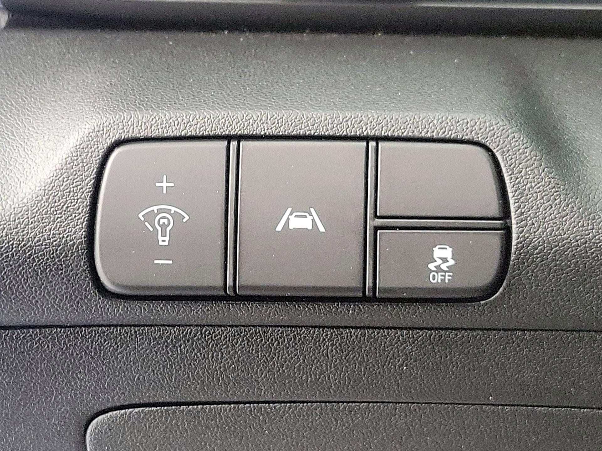 Thumbnail: 2022 Hyundai Elantra - 13