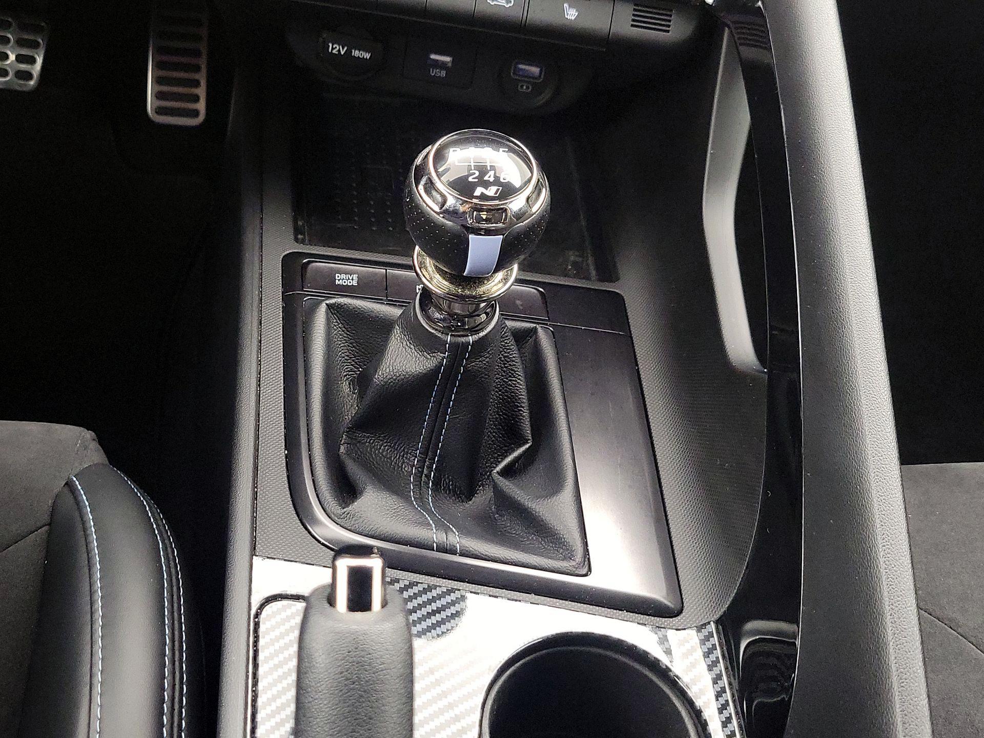 Thumbnail: 2022 Hyundai Elantra - 18