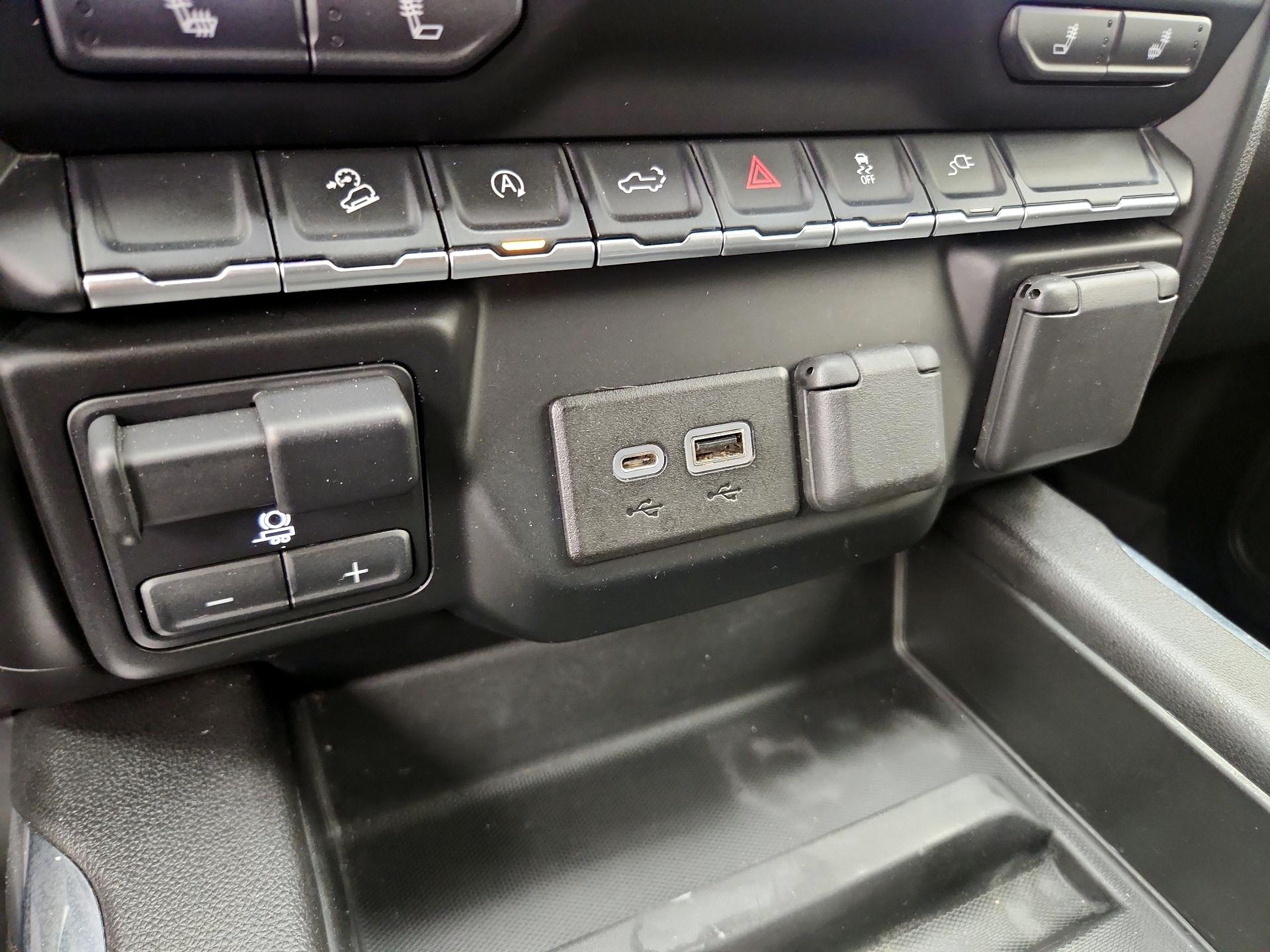 Thumbnail: 2022 Chevrolet Silverado 1500 - 18