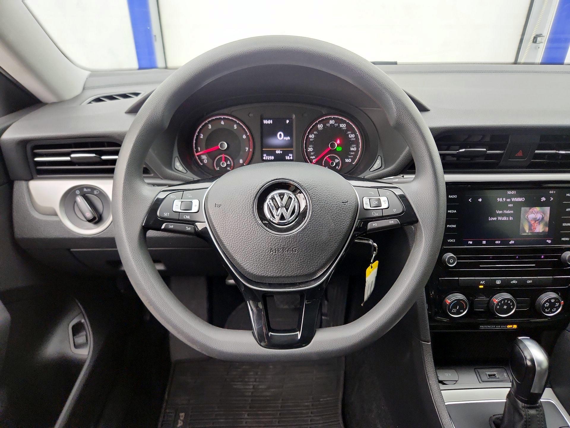 Thumbnail: 2020 Volkswagen Passat - 10