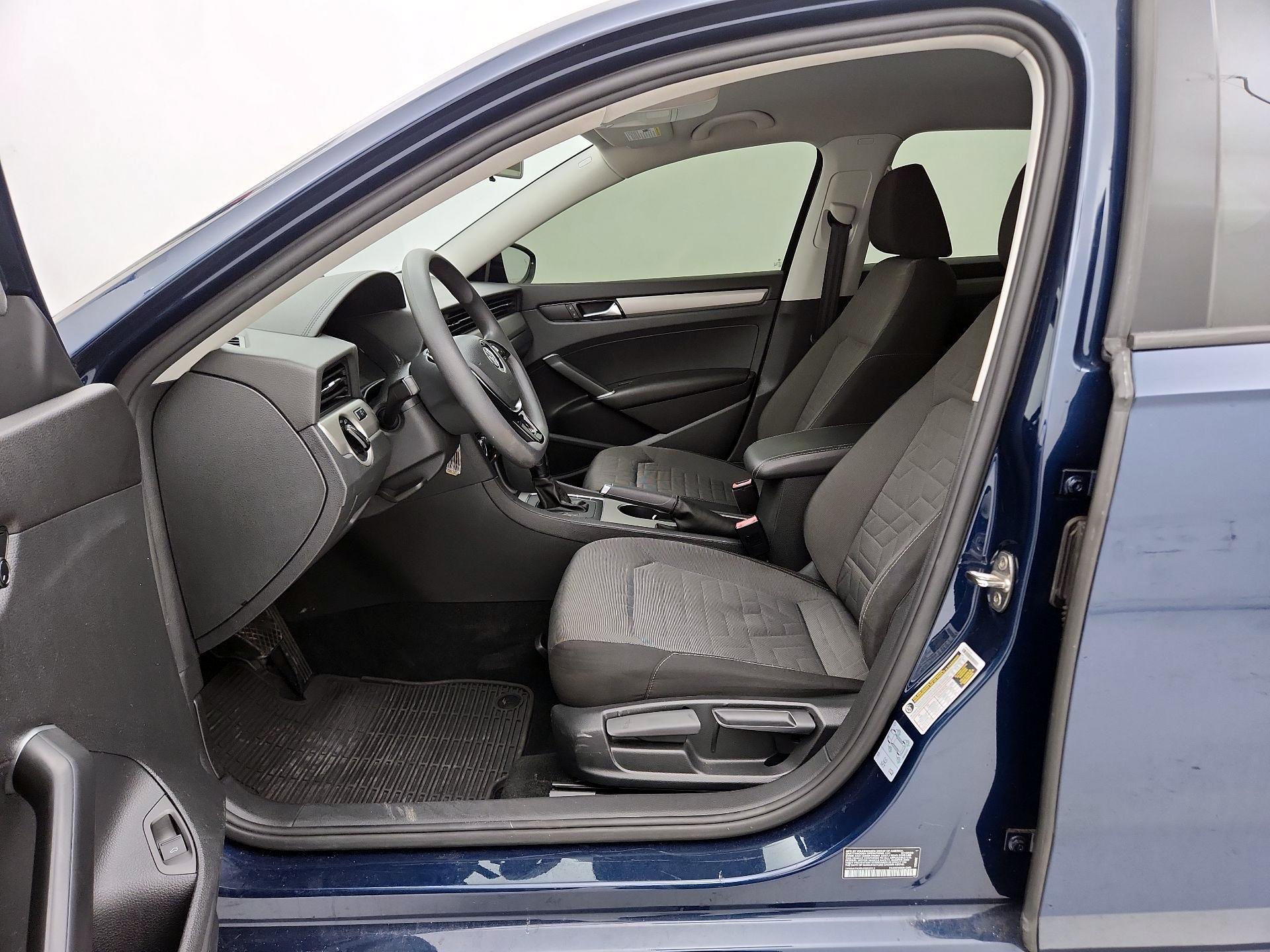 Thumbnail: 2020 Volkswagen Passat - 11