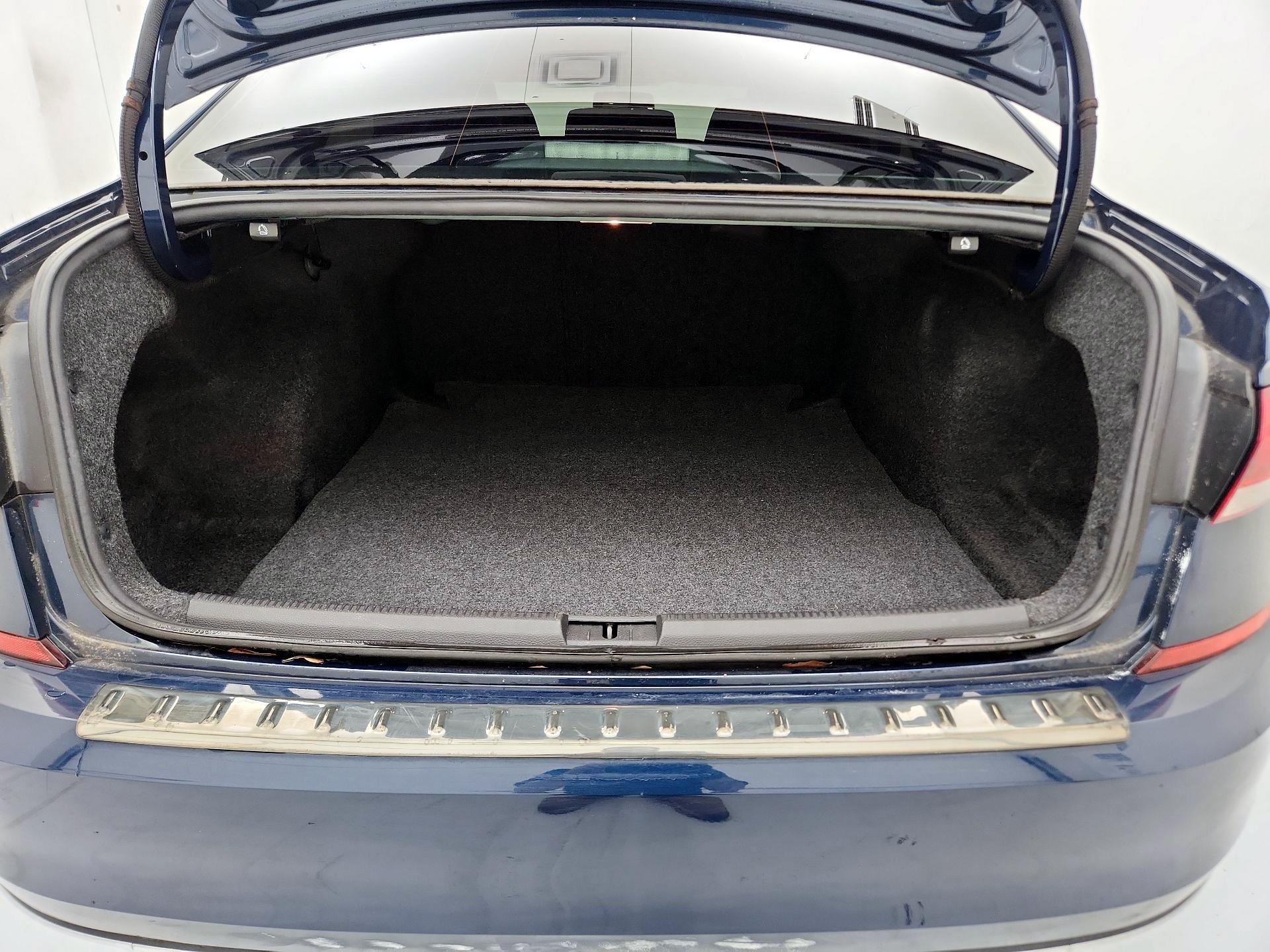 Thumbnail: 2020 Volkswagen Passat - 20