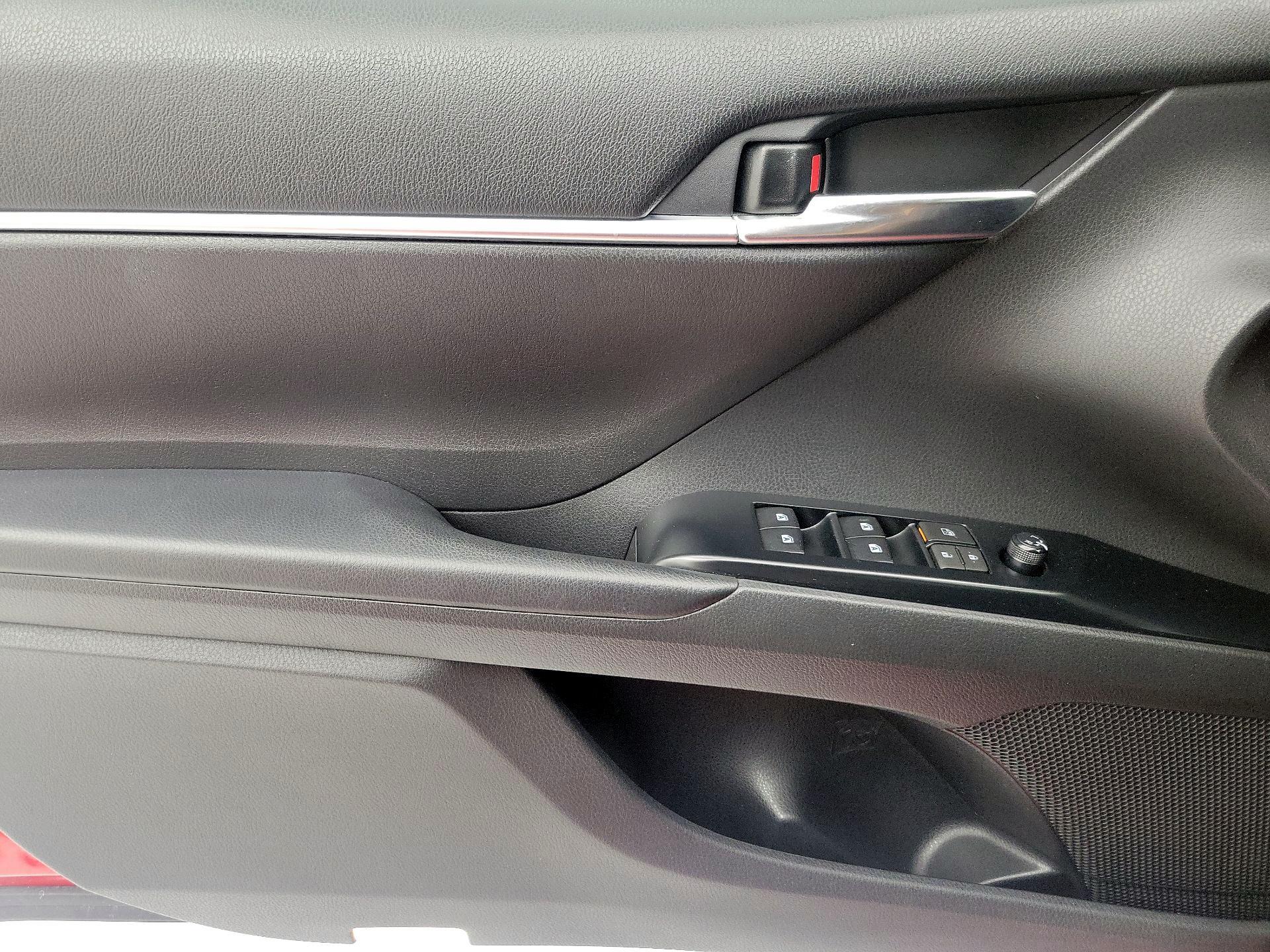 Thumbnail: 2019 Toyota Camry - 12