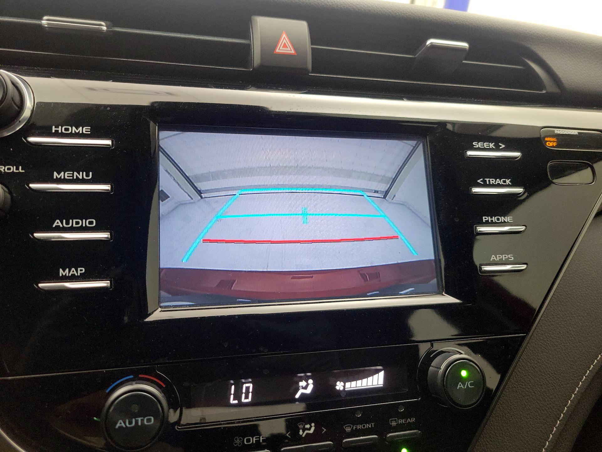 Thumbnail: 2019 Toyota Camry - 14
