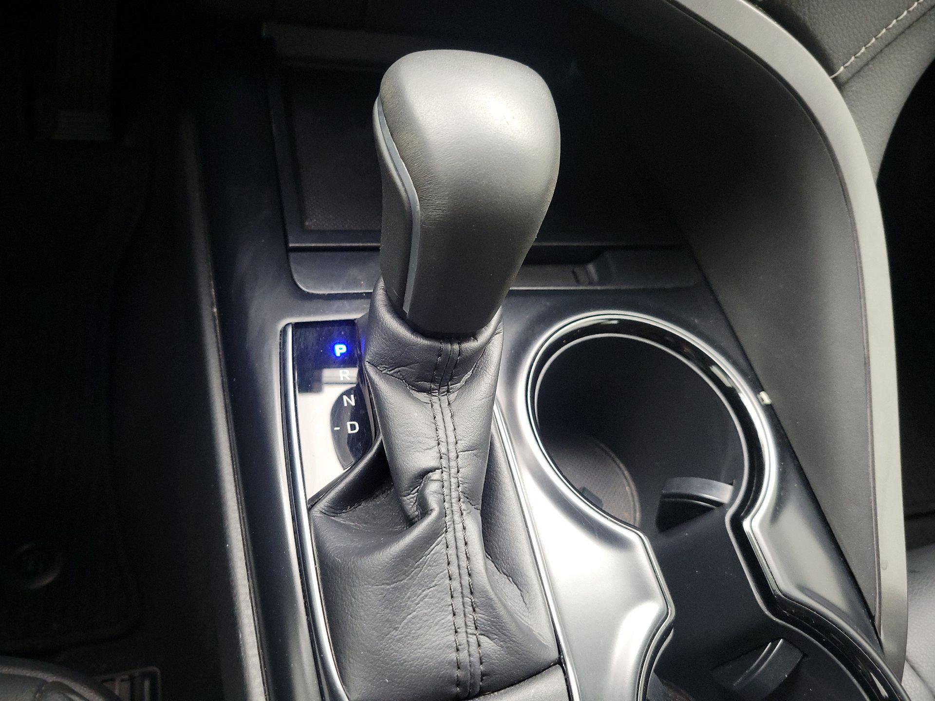 Thumbnail: 2019 Toyota Camry - 17