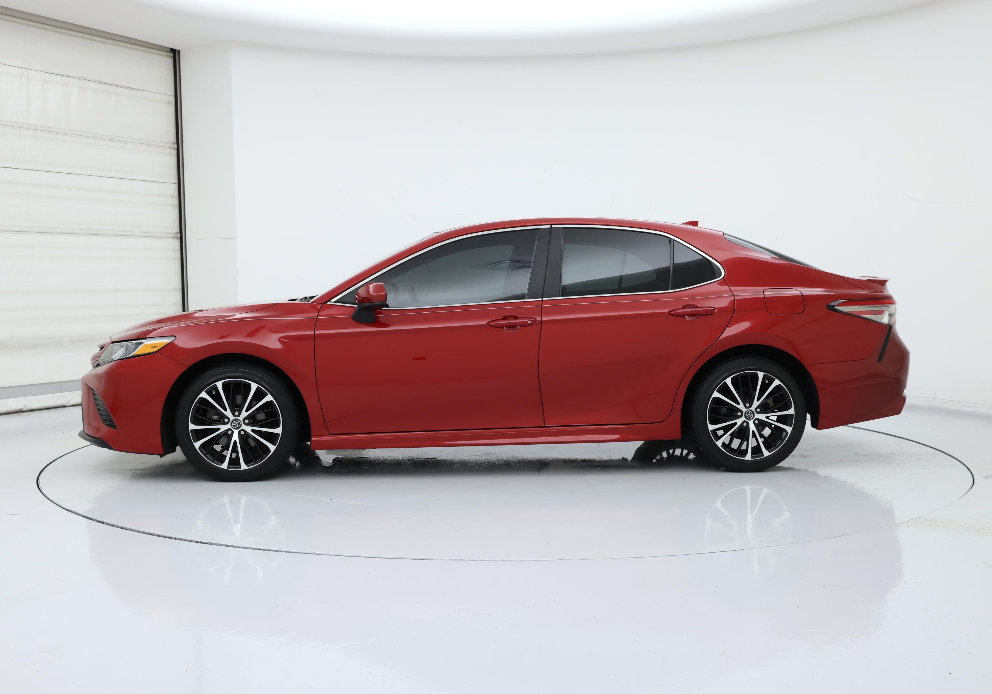 Thumbnail: 2019 Toyota Camry - 3