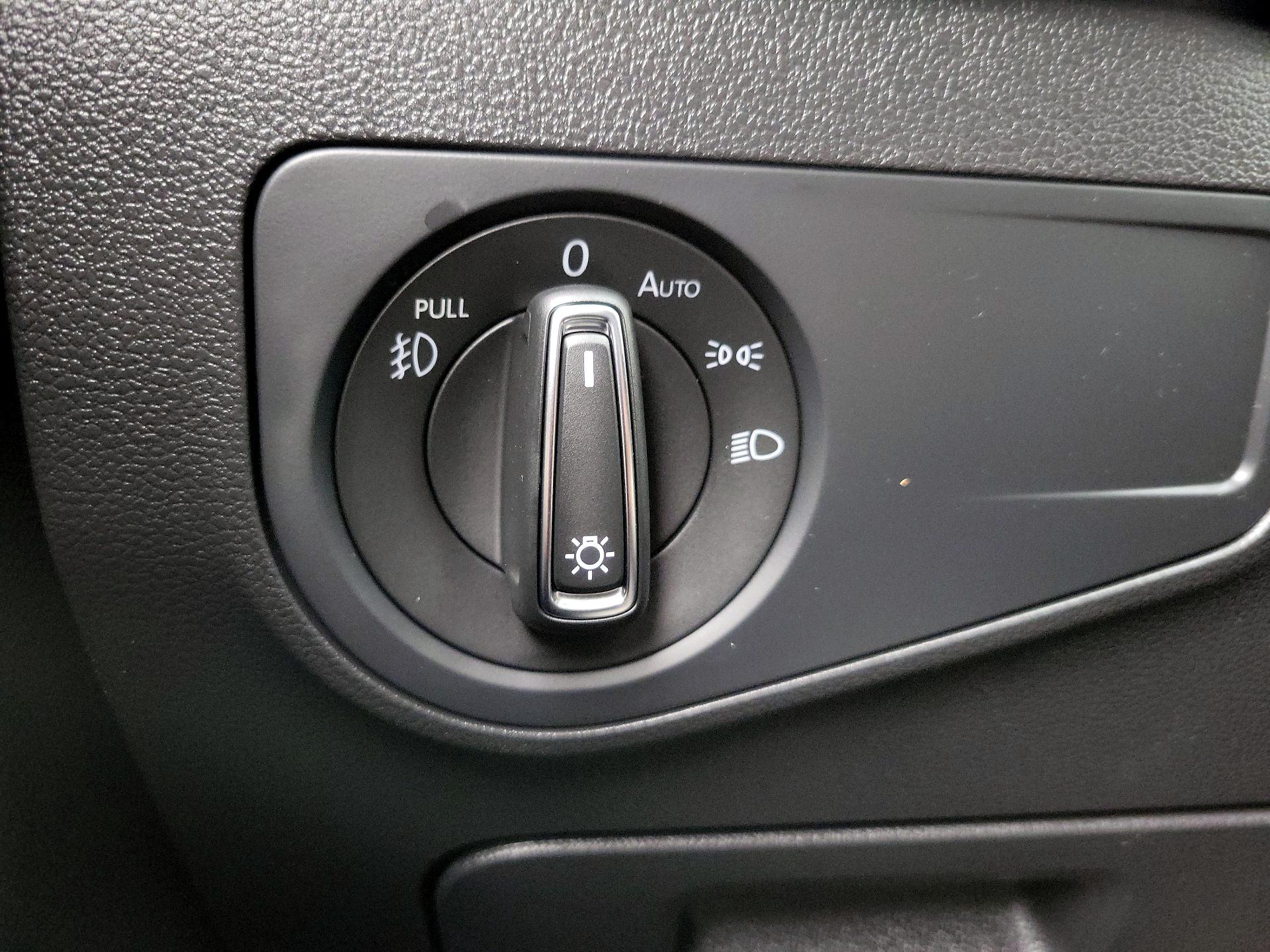 Thumbnail: 2019 Volkswagen Tiguan - 13