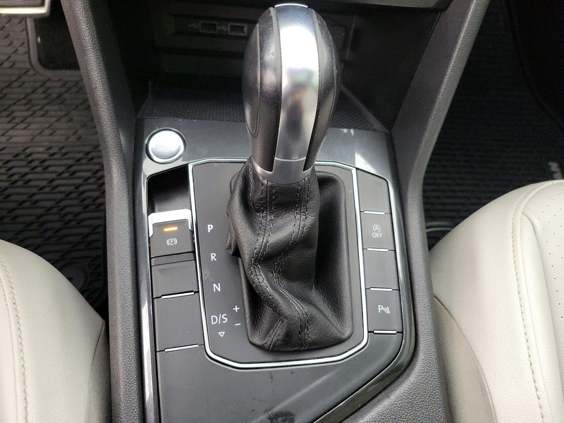 Thumbnail: 2019 Volkswagen Tiguan - 17