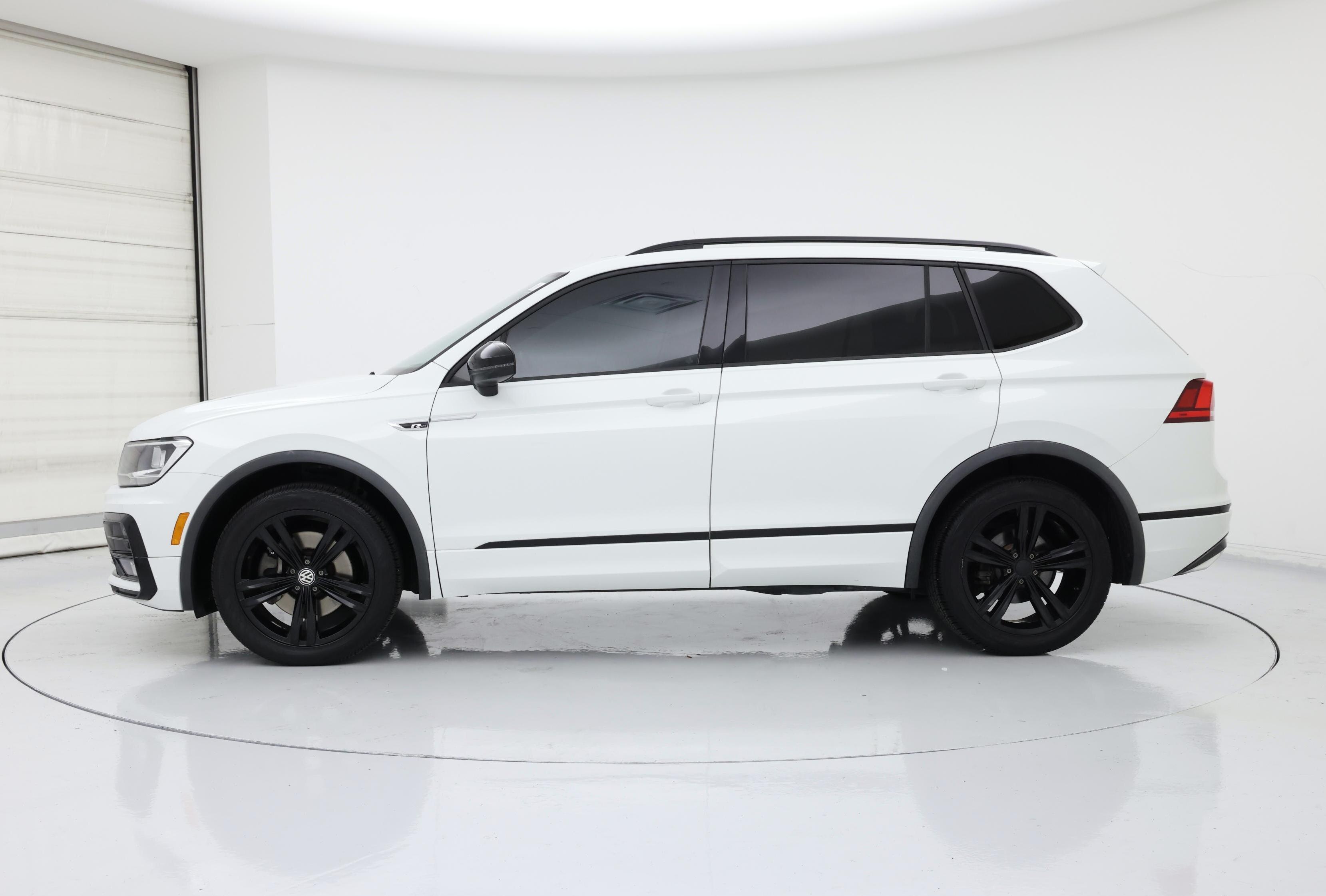 Thumbnail: 2019 Volkswagen Tiguan - 3