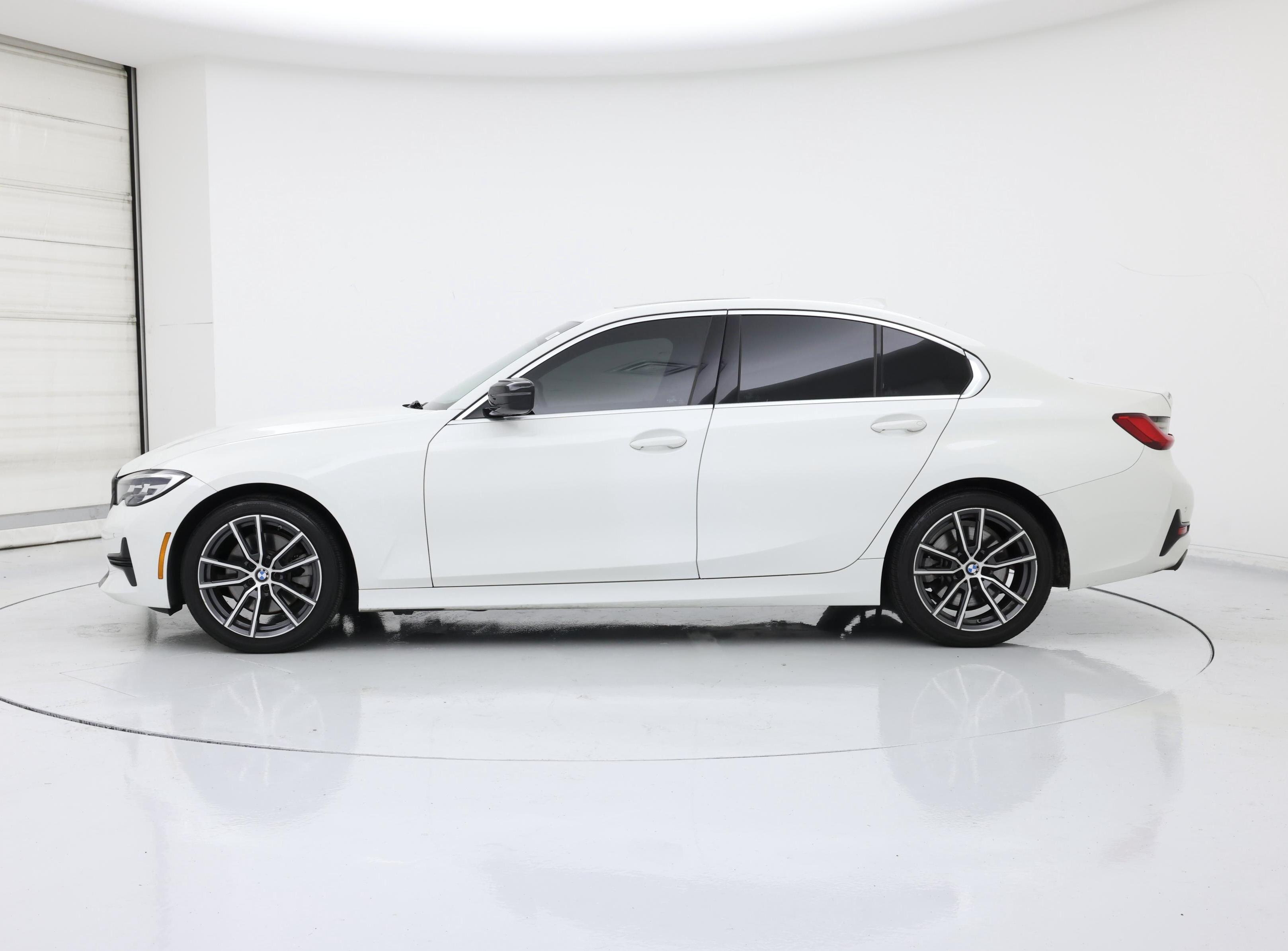 Thumbnail: 2020 BMW 3 Series - 3