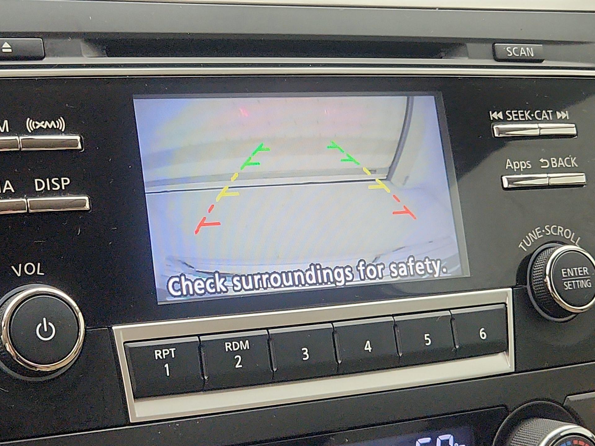 Thumbnail: 2016 Nissan Altima - 14