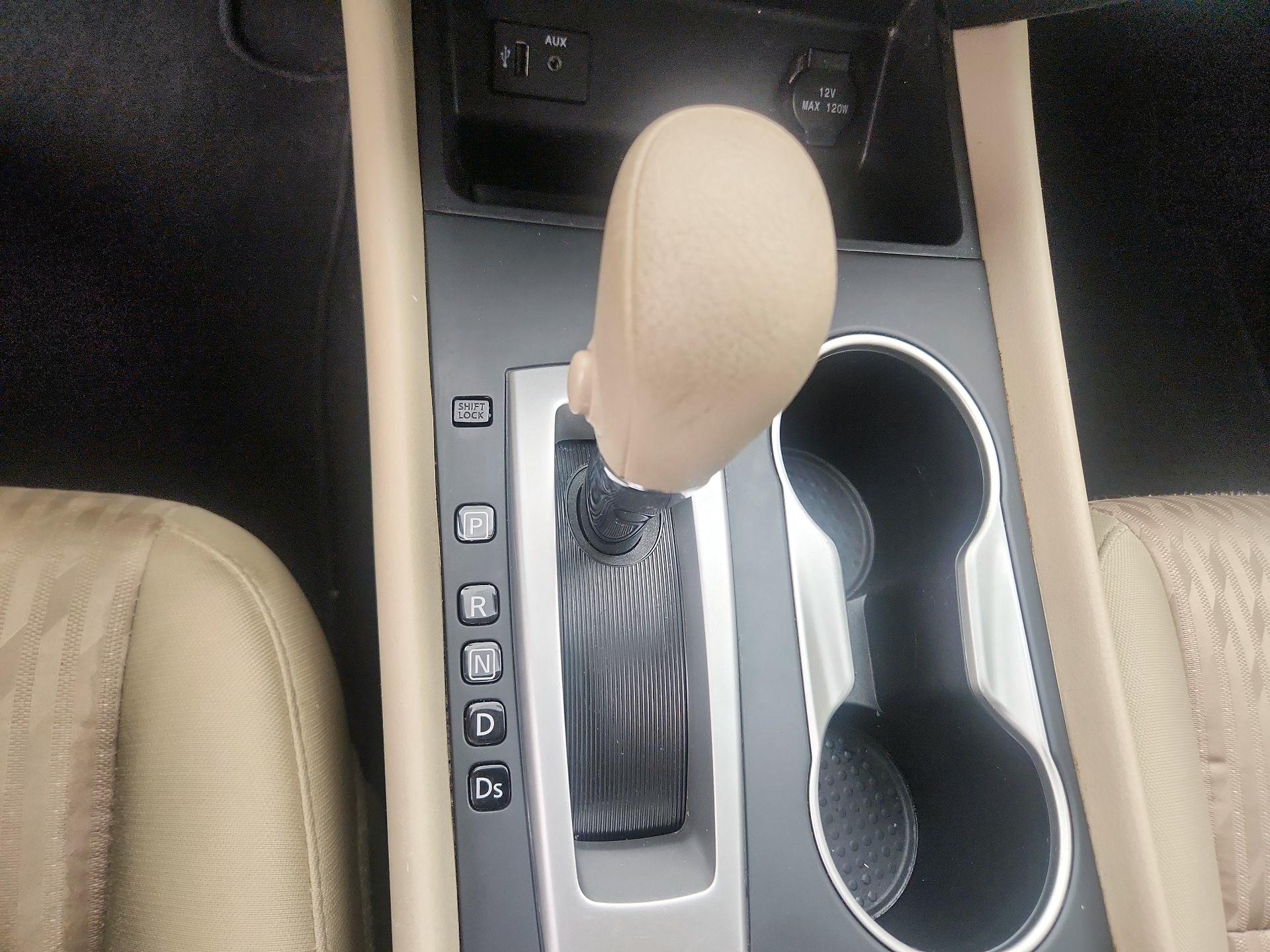 Thumbnail: 2016 Nissan Altima - 17