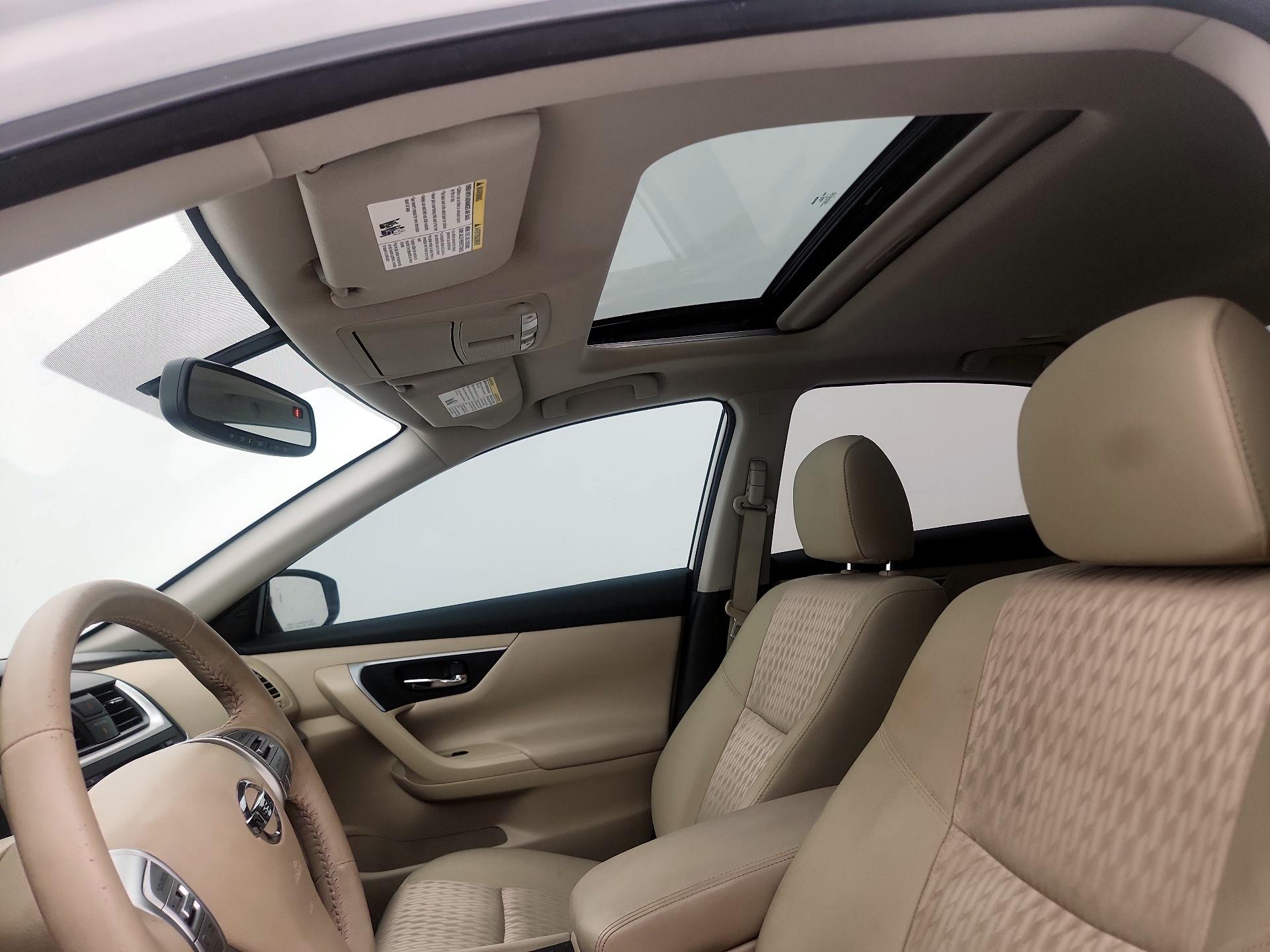 Thumbnail: 2016 Nissan Altima - 19