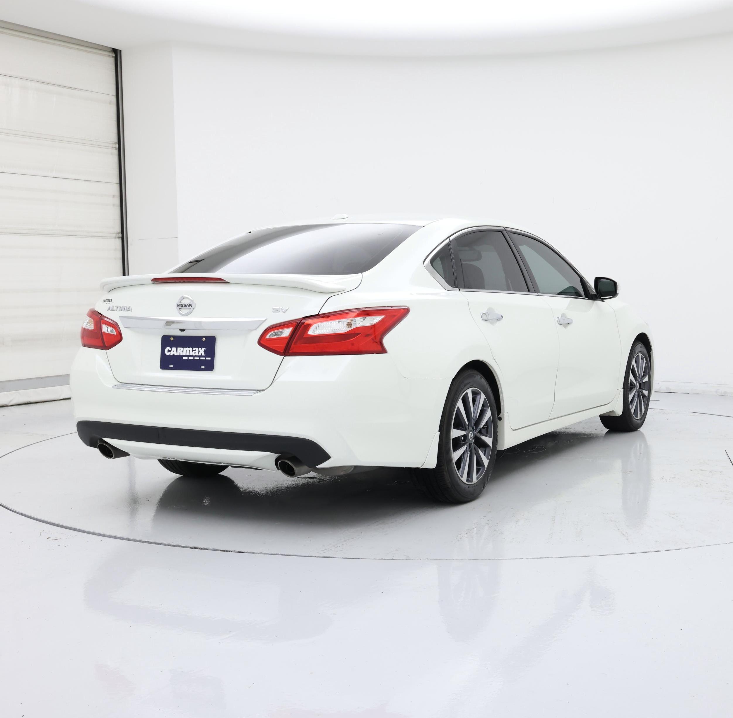 Thumbnail: 2016 Nissan Altima - 8