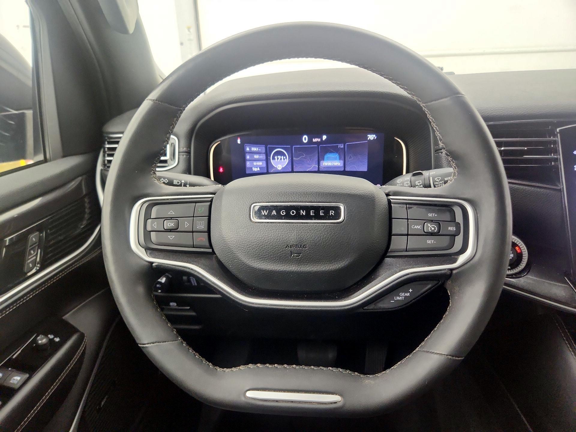 Thumbnail: 2023 Jeep Wagoneer - 10