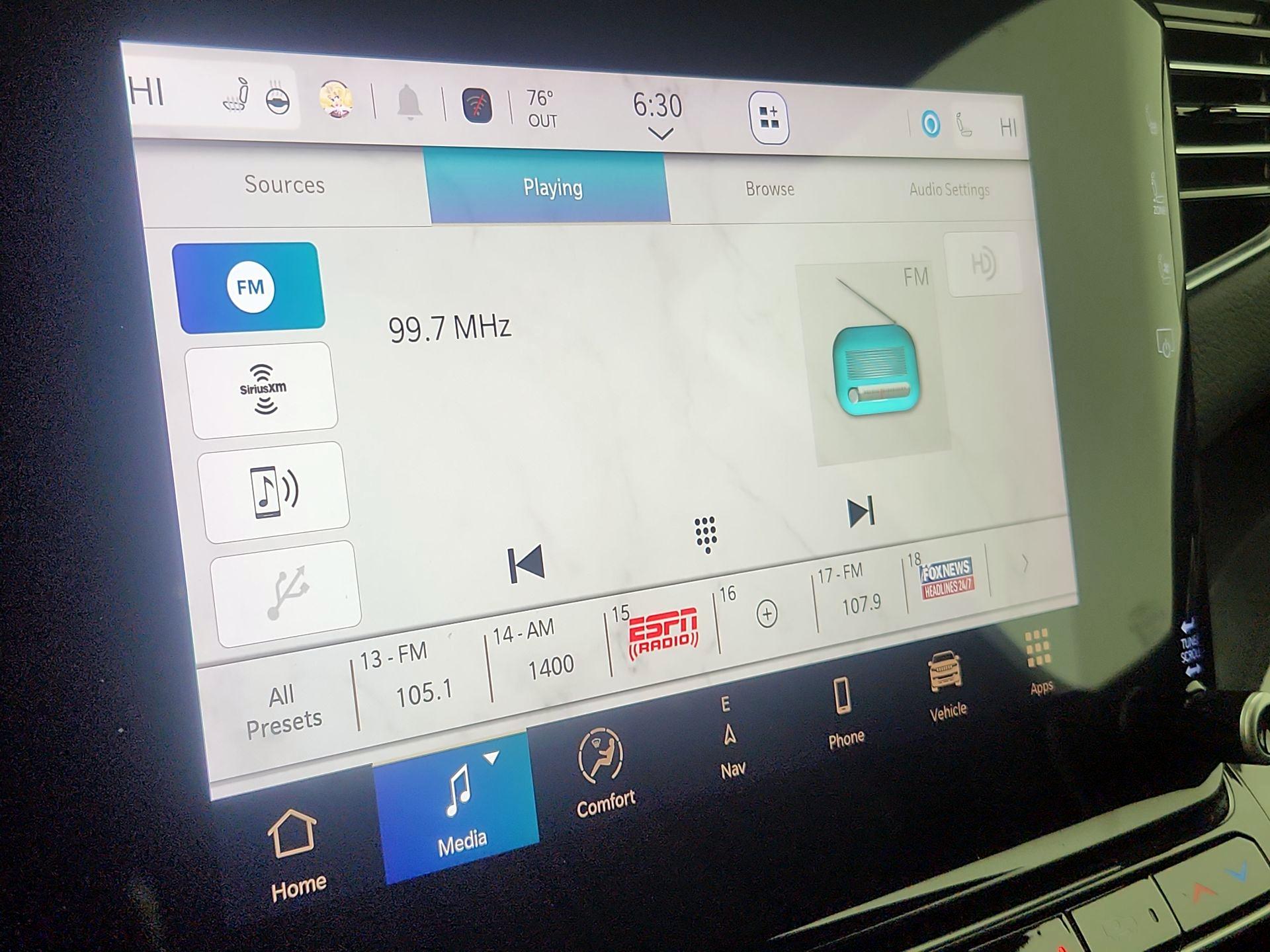 Thumbnail: 2023 Jeep Wagoneer - 16