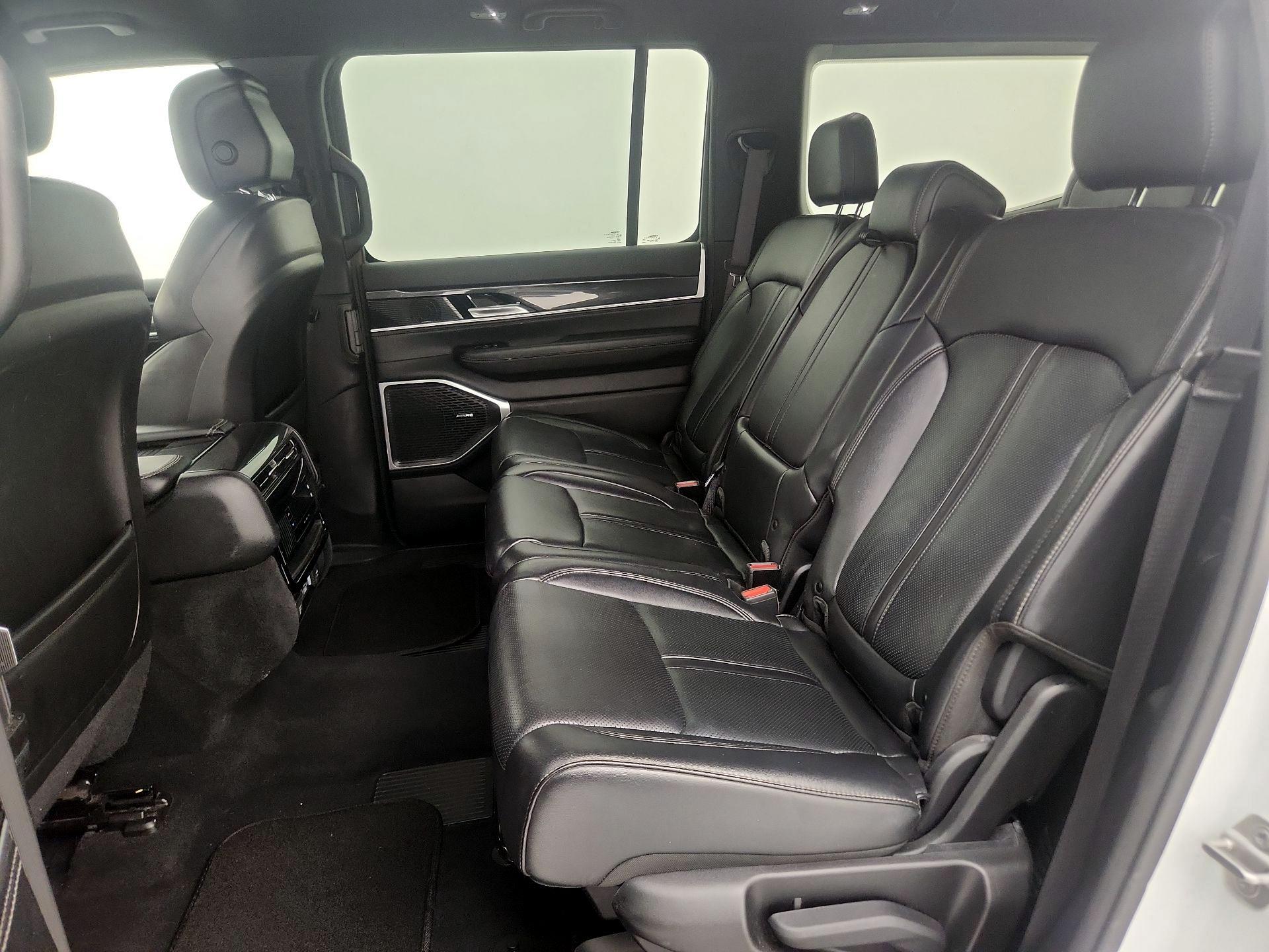 Thumbnail: 2023 Jeep Wagoneer - 20