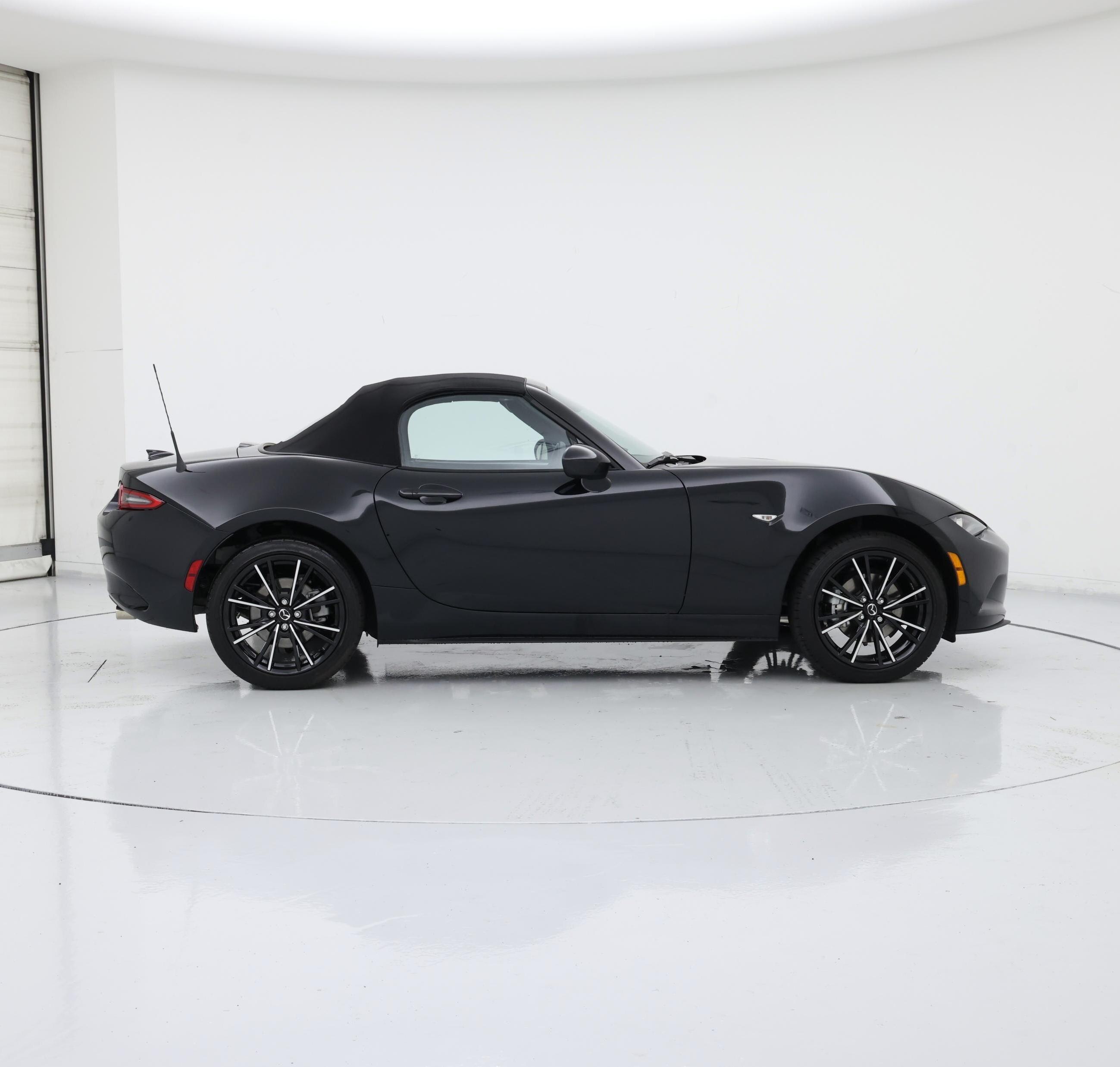 Thumbnail: 2025 Mazda MX-5 Miata - 7