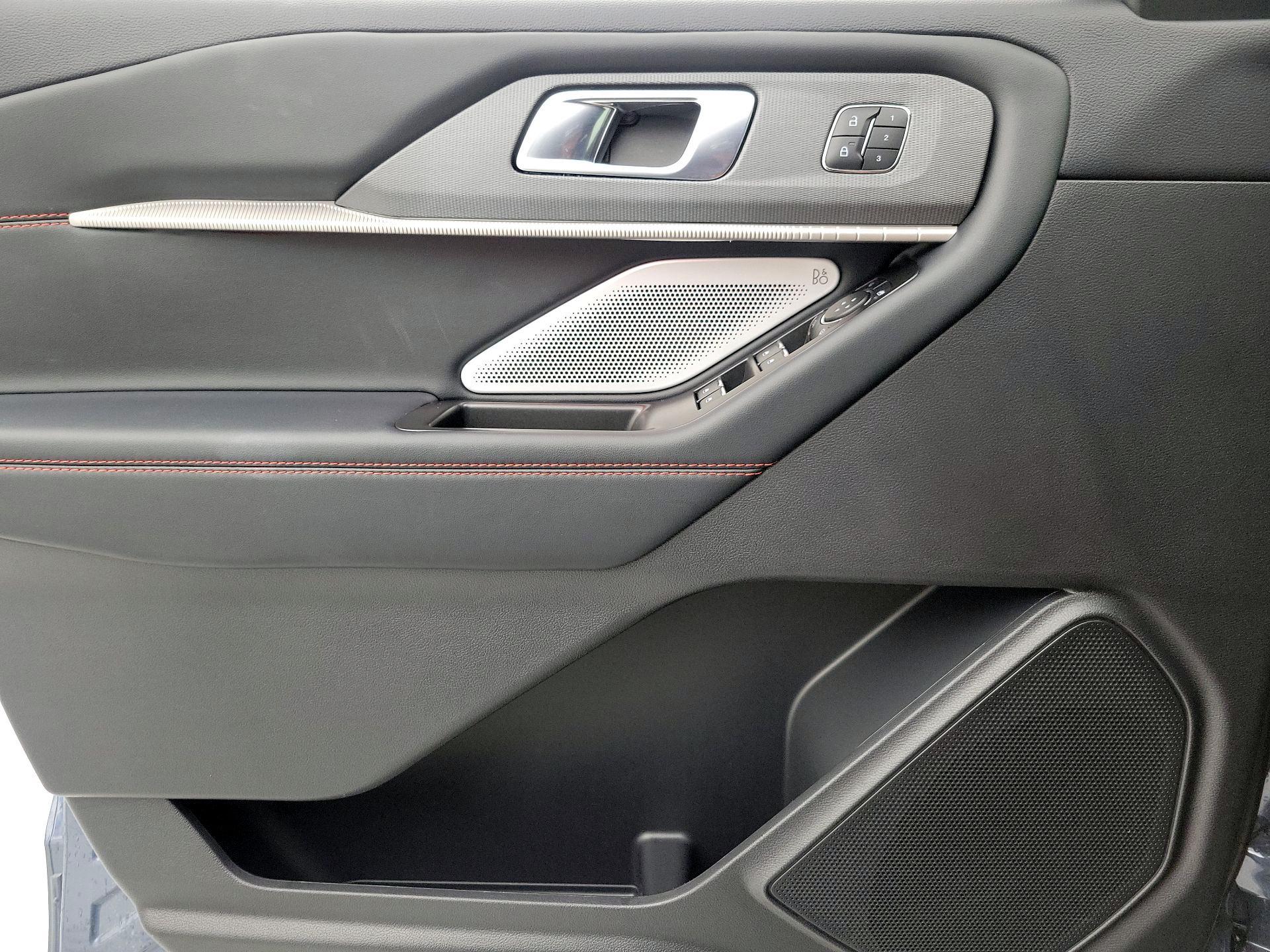 Thumbnail: 2025 Ford Explorer - 12