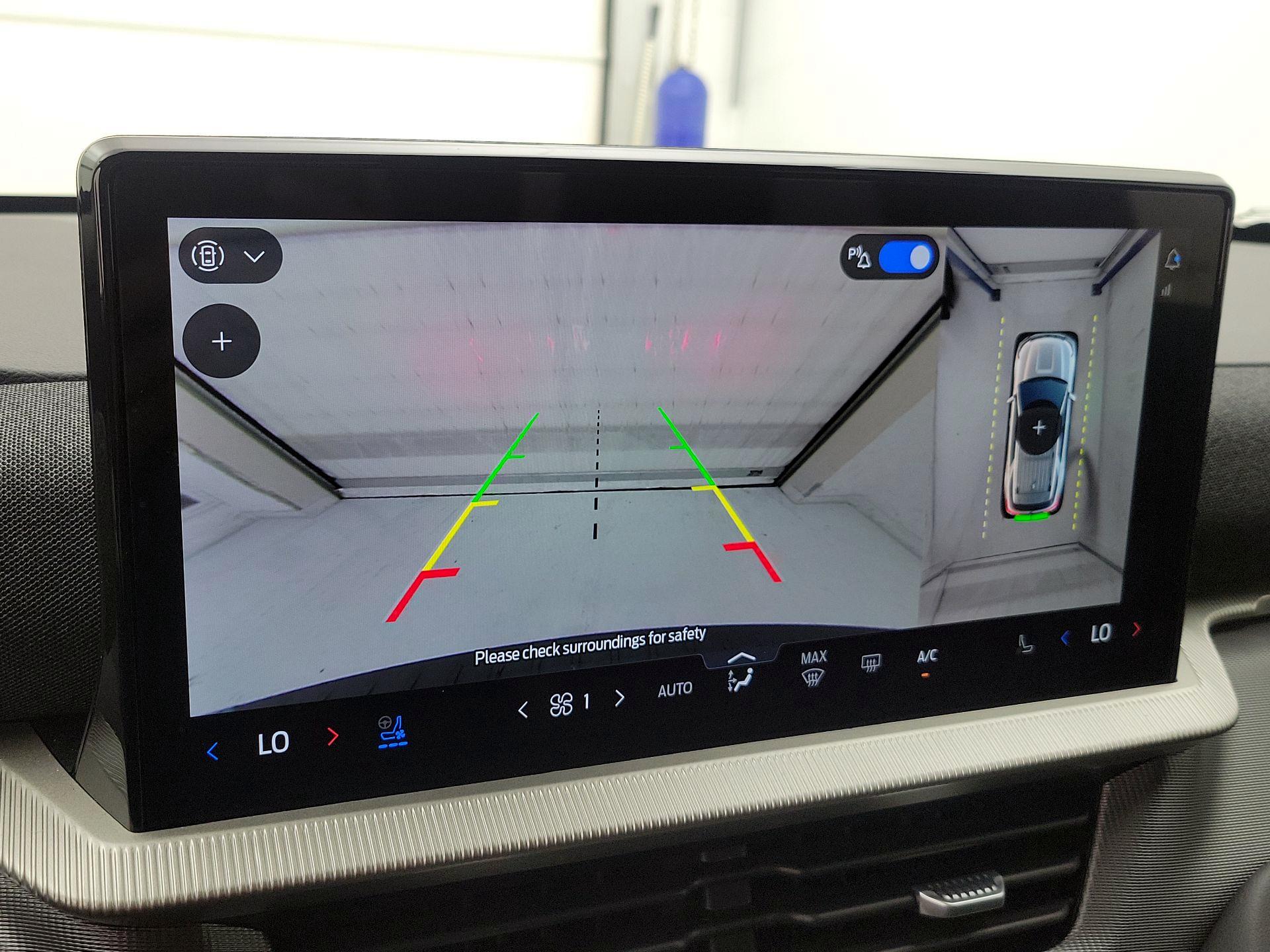 Thumbnail: 2025 Ford Explorer - 15