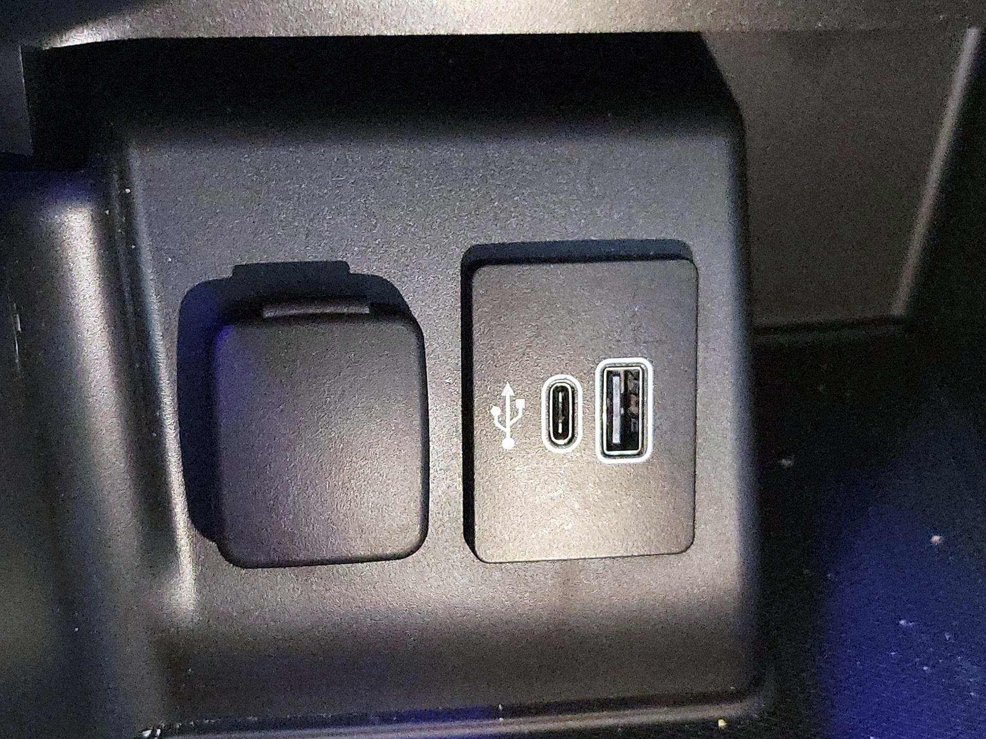 Thumbnail: 2025 Ford Explorer - 19