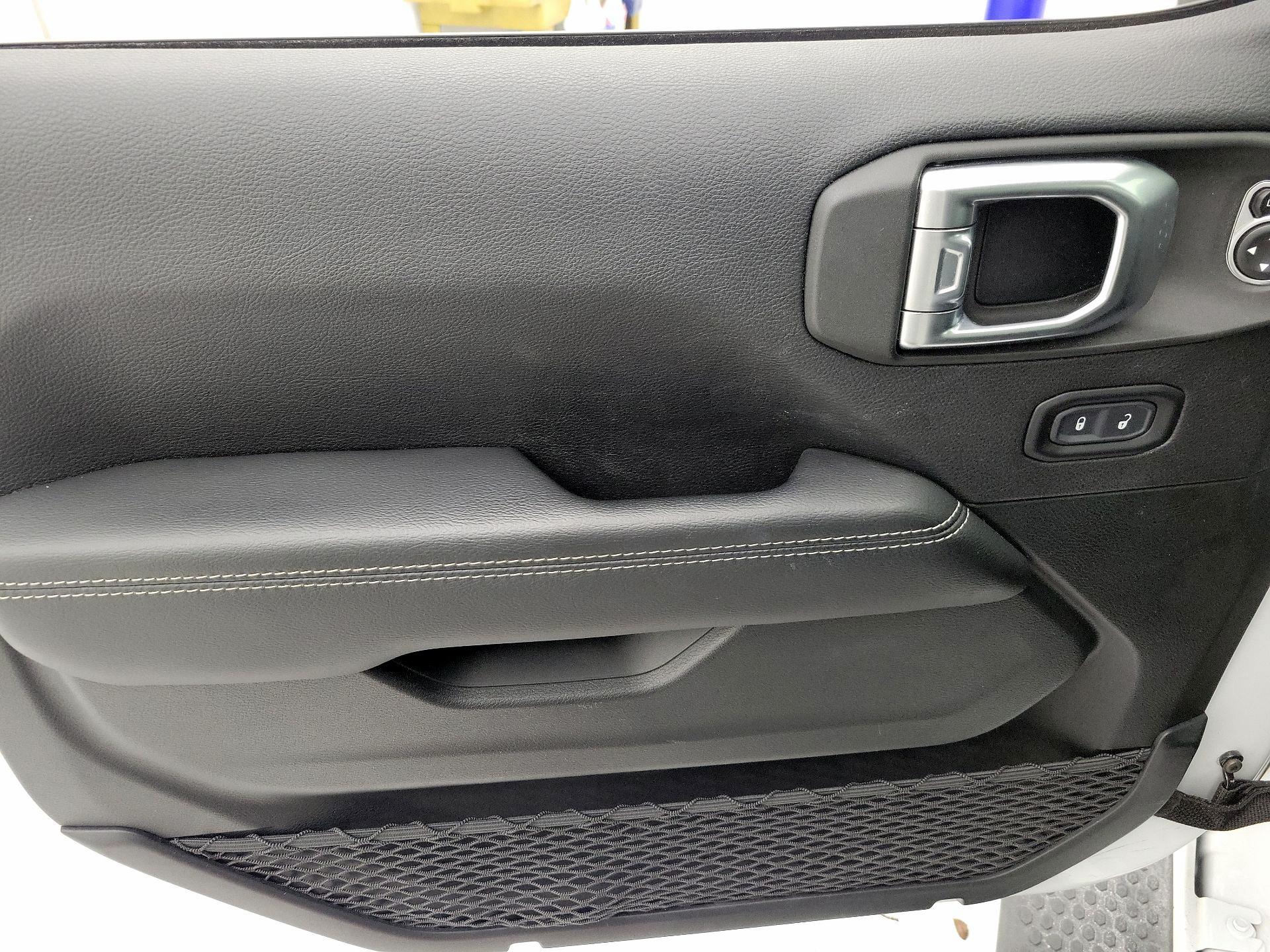 Thumbnail: 2020 Jeep Wrangler - 12